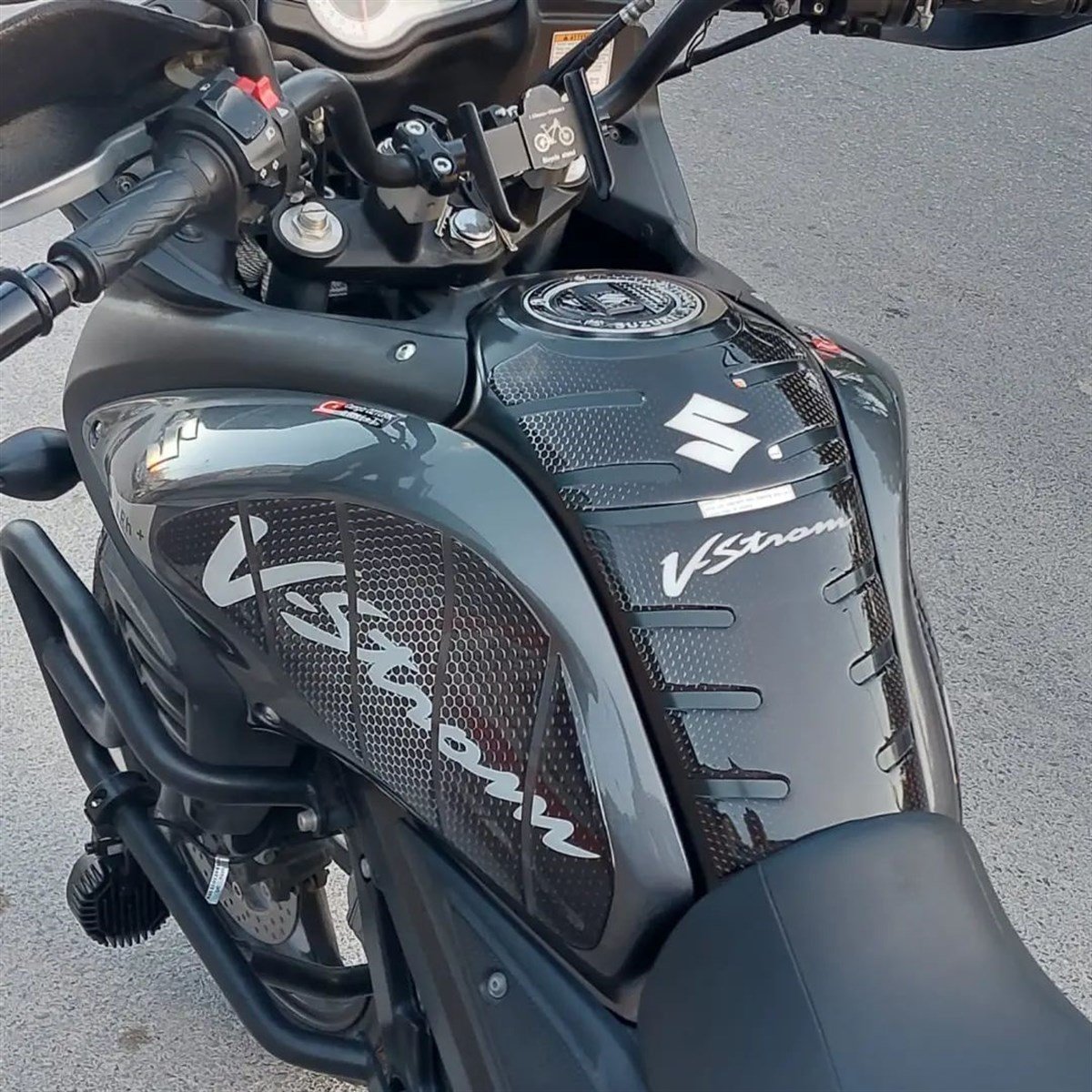 Suzuki V Strom DL650 Tank Pad Damla Sticker Etiket Modeli