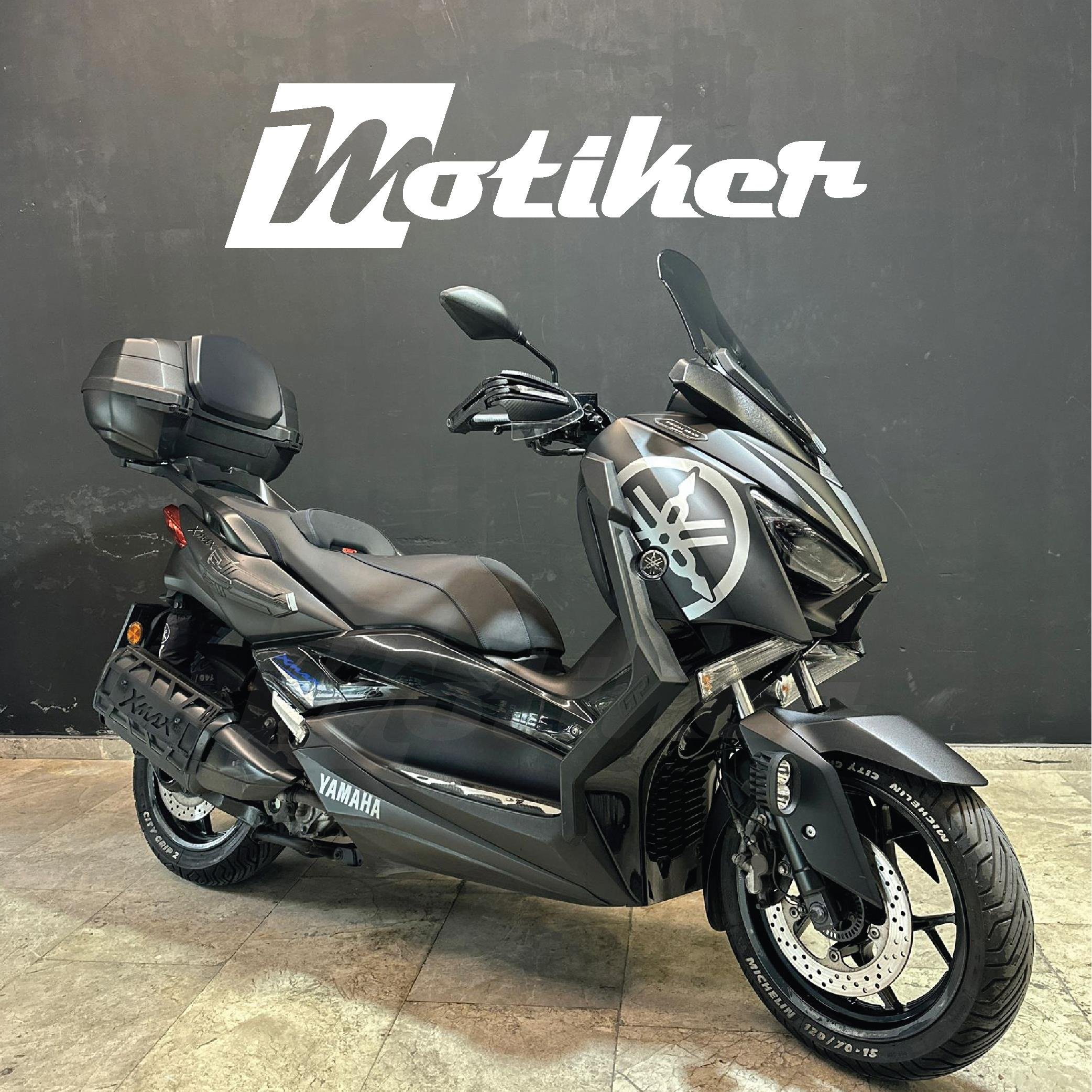 X-MAXYamaha 2017-2022 Model Uyumlu Sticker Modeli Gümüş Gri