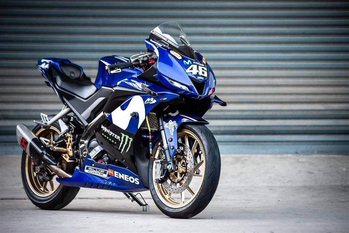 Yamaha Monster Mavi Beyaz Sticker Tasarım
