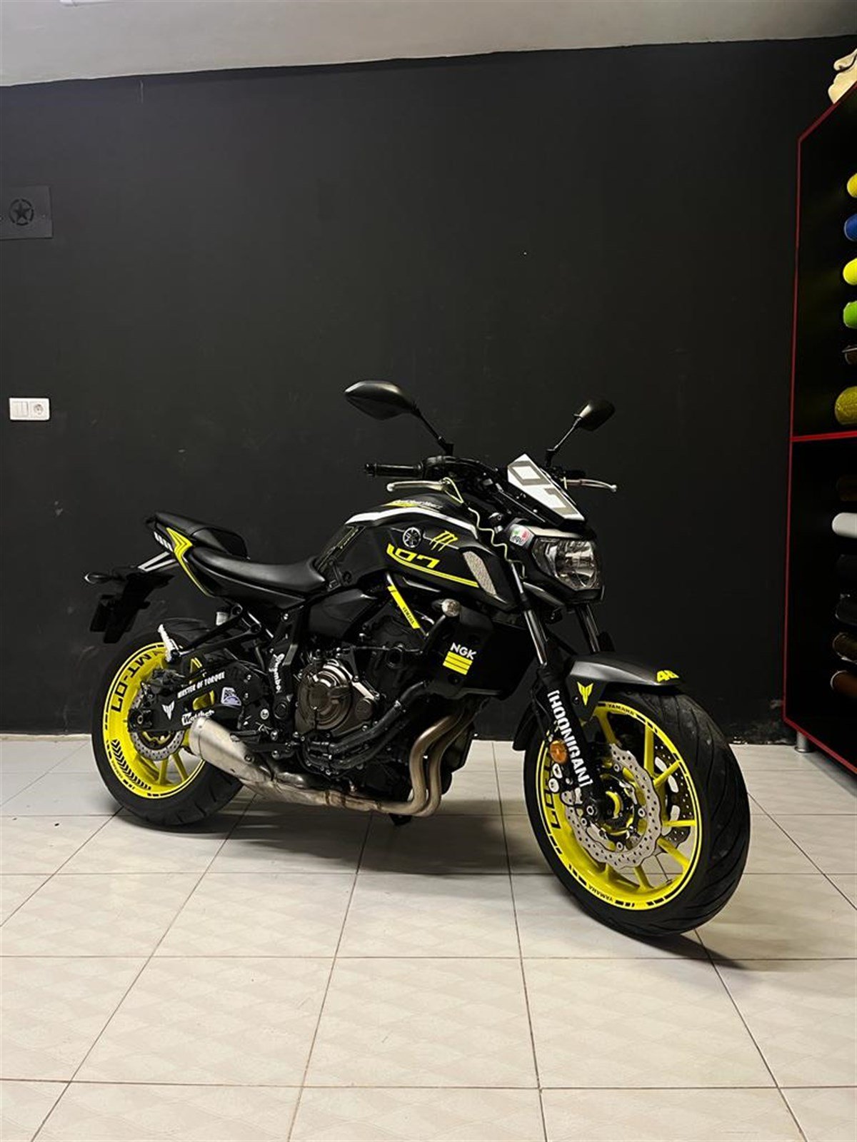 Yamaha MT-07 2017-2020 Neon Sarı Takım Sticker Modeli