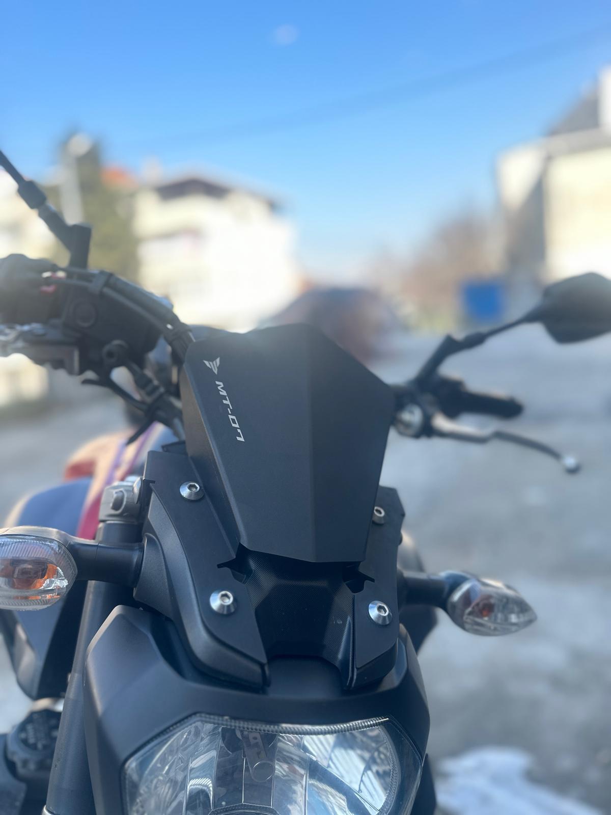 MT-07Yamaha MT-07 Ön Cam 07 Yazısı  İşareti Sticker Etiket Modeli