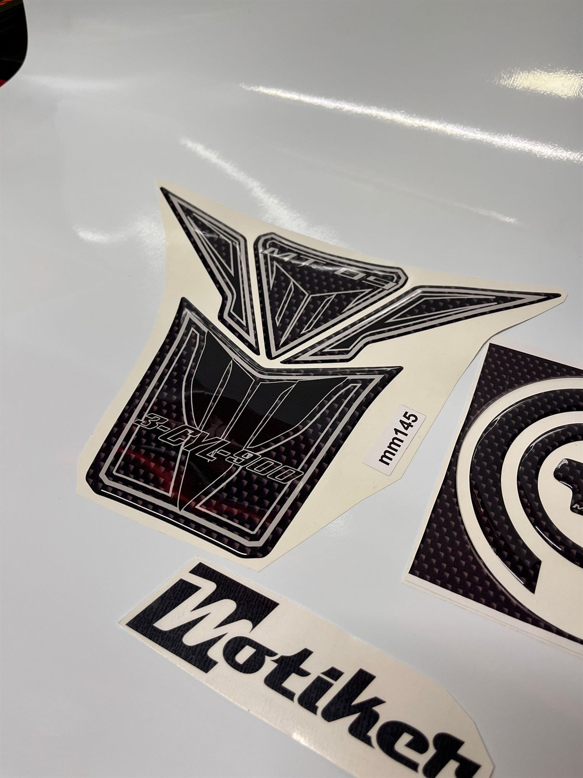 Yamaha MT-09 Tank Pad ve Depo Damla Sticker Modeli