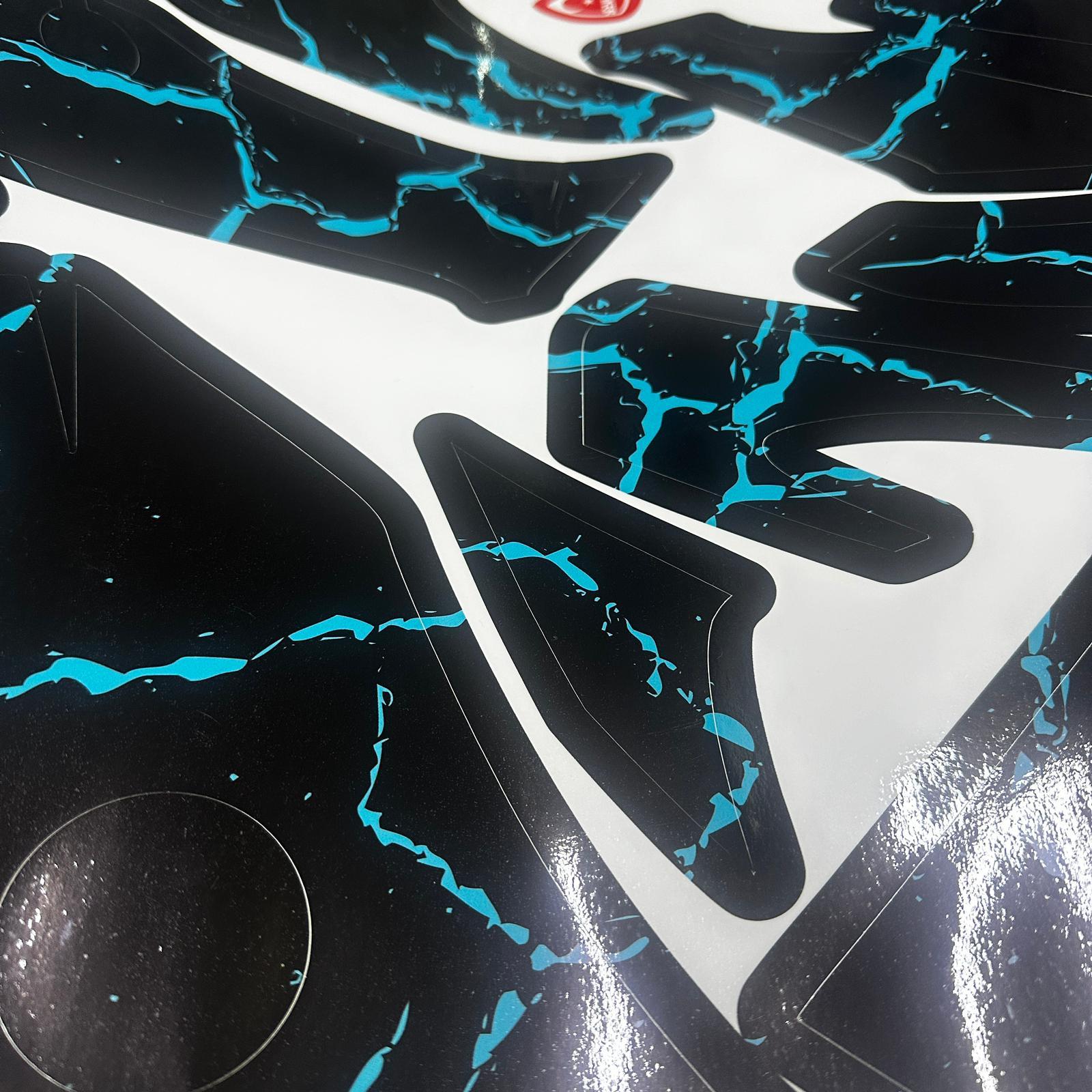 MT-25Yamaha MT-25 2020 - 2023 Sticker Şimşek Desen Kaplama Sticker Etiket Modeli Turkuaz