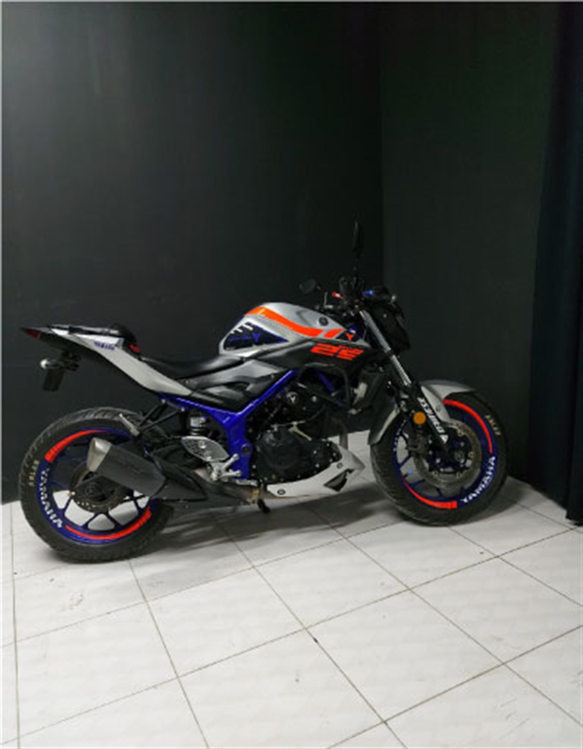Yamaha MT 25 Neon Kırmızı Maşa Sticker Etiket Modeli