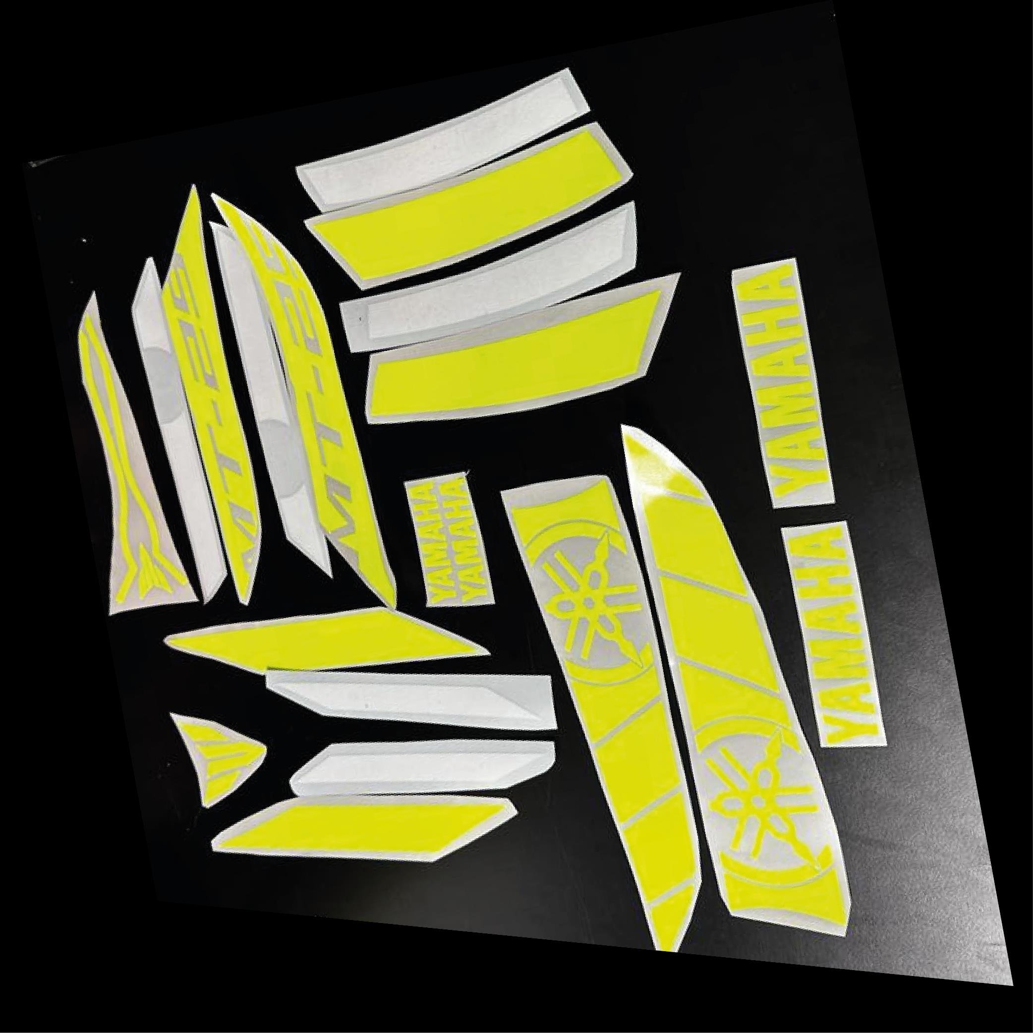 Yamaha MT-25 Neon Ve Beyaz Sticker Modeli