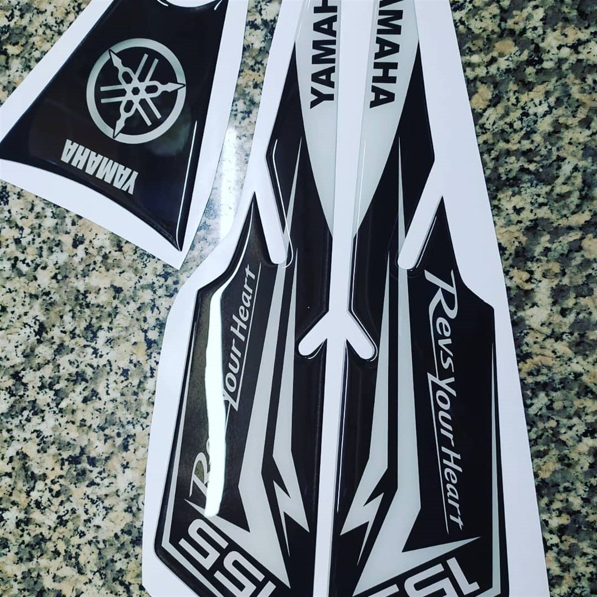 Yamaha Nmax 155 Siyah Beyaz Tank Pad Damla Sticker Etiket Modeli