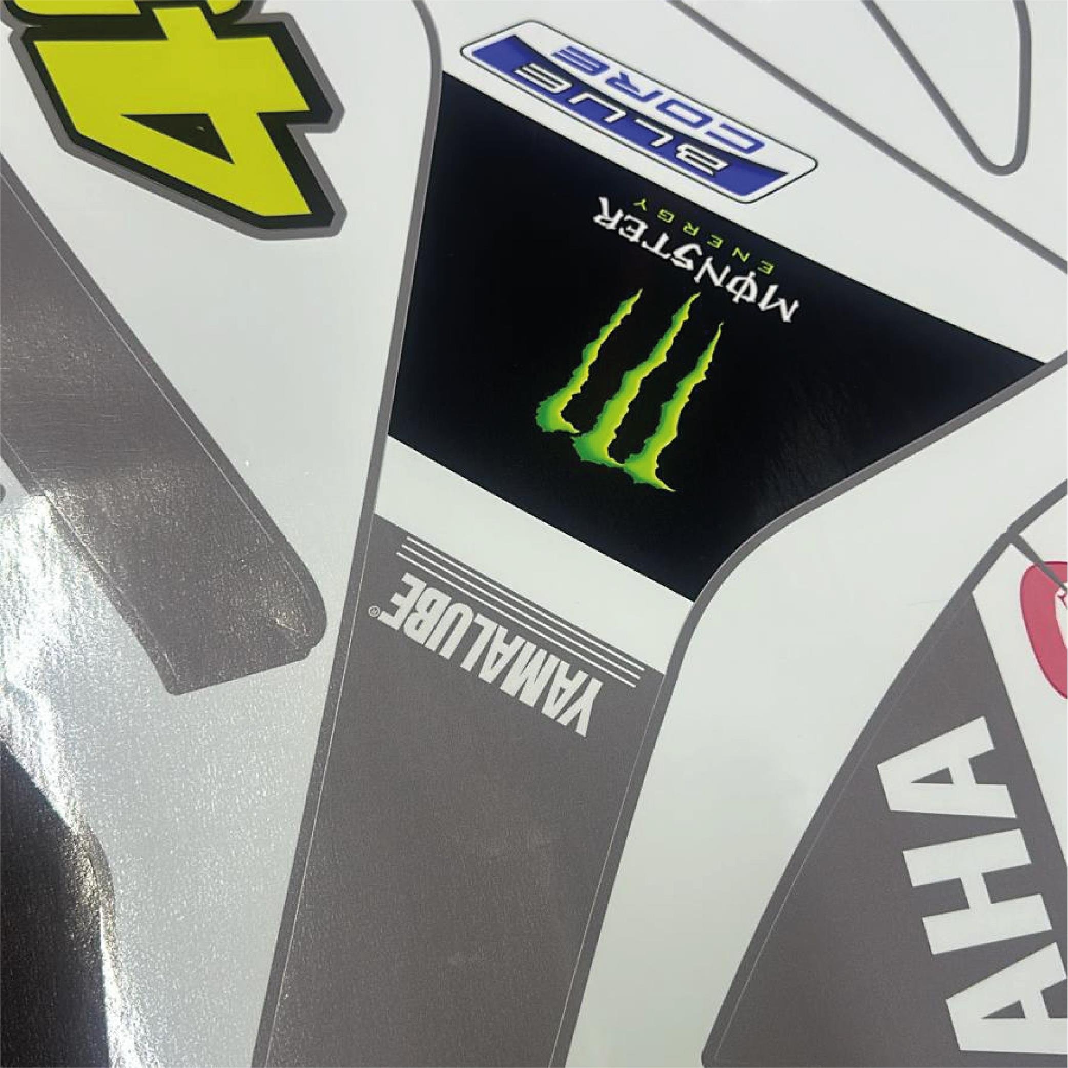 N-MAX Yamaha NMAX Gri Movistar Parçalı Motosiklet Scooter Kaplama Etiket Modeli