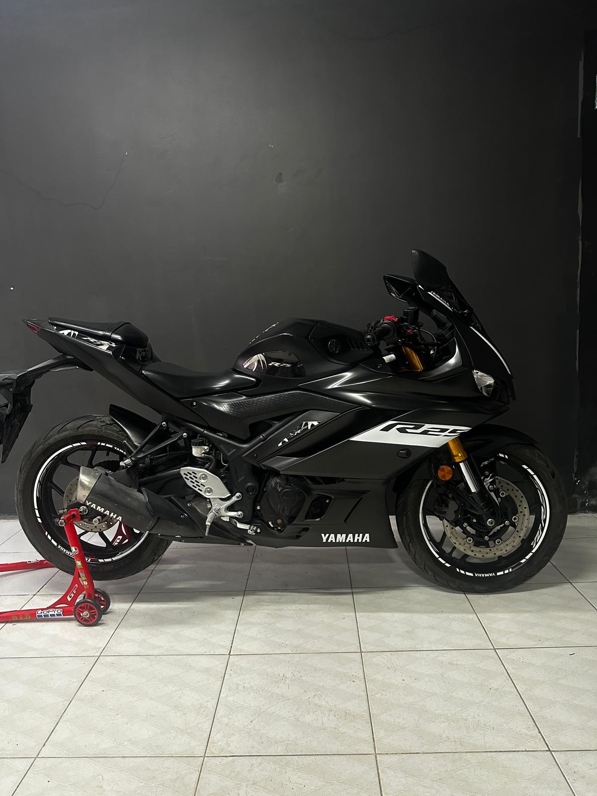 R25Yamaha Orjinal Takım Sticker Modeli