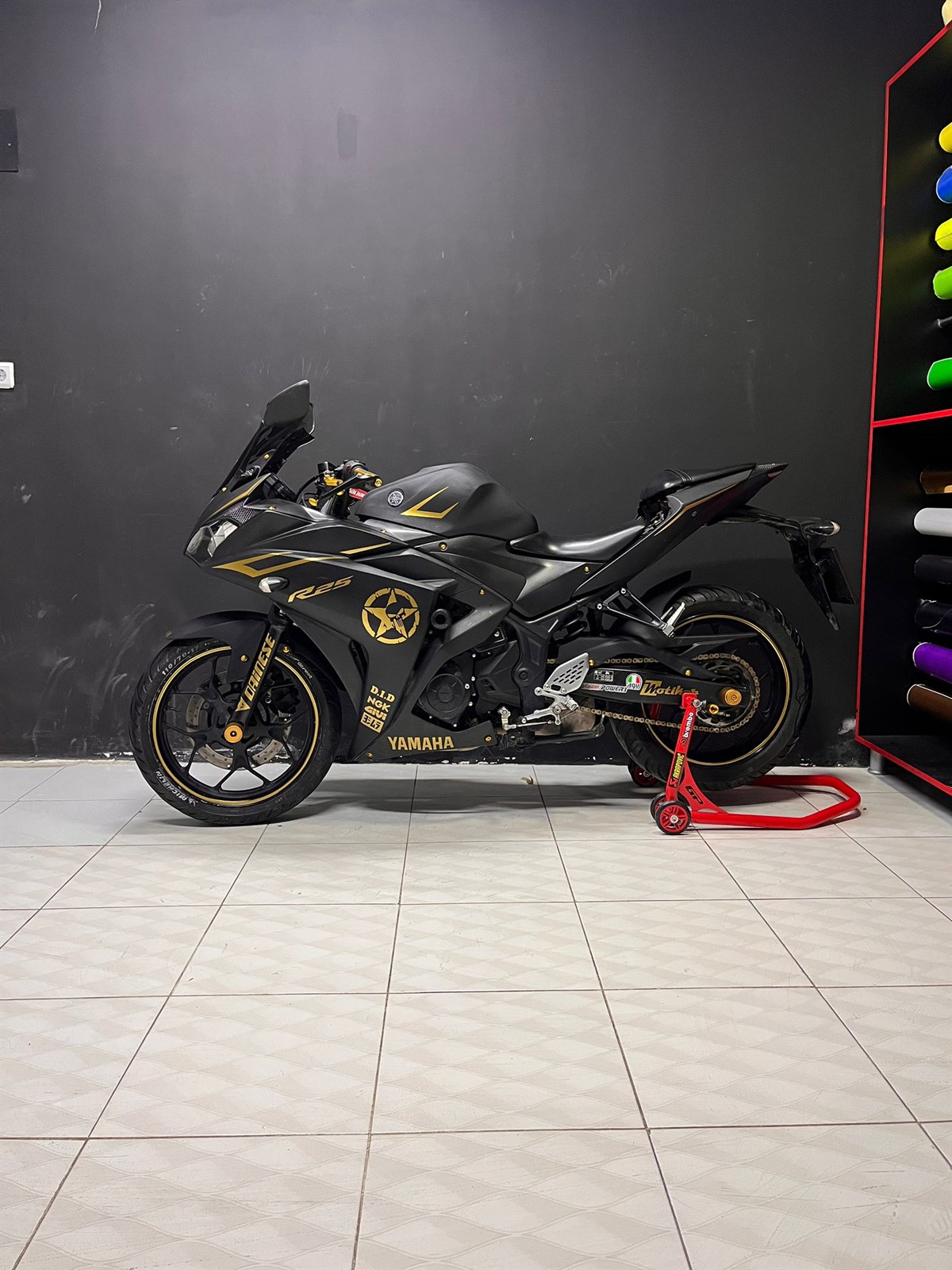 Yamaha R25 2018 Orjinal Takım Sticker Gold Modeli 
