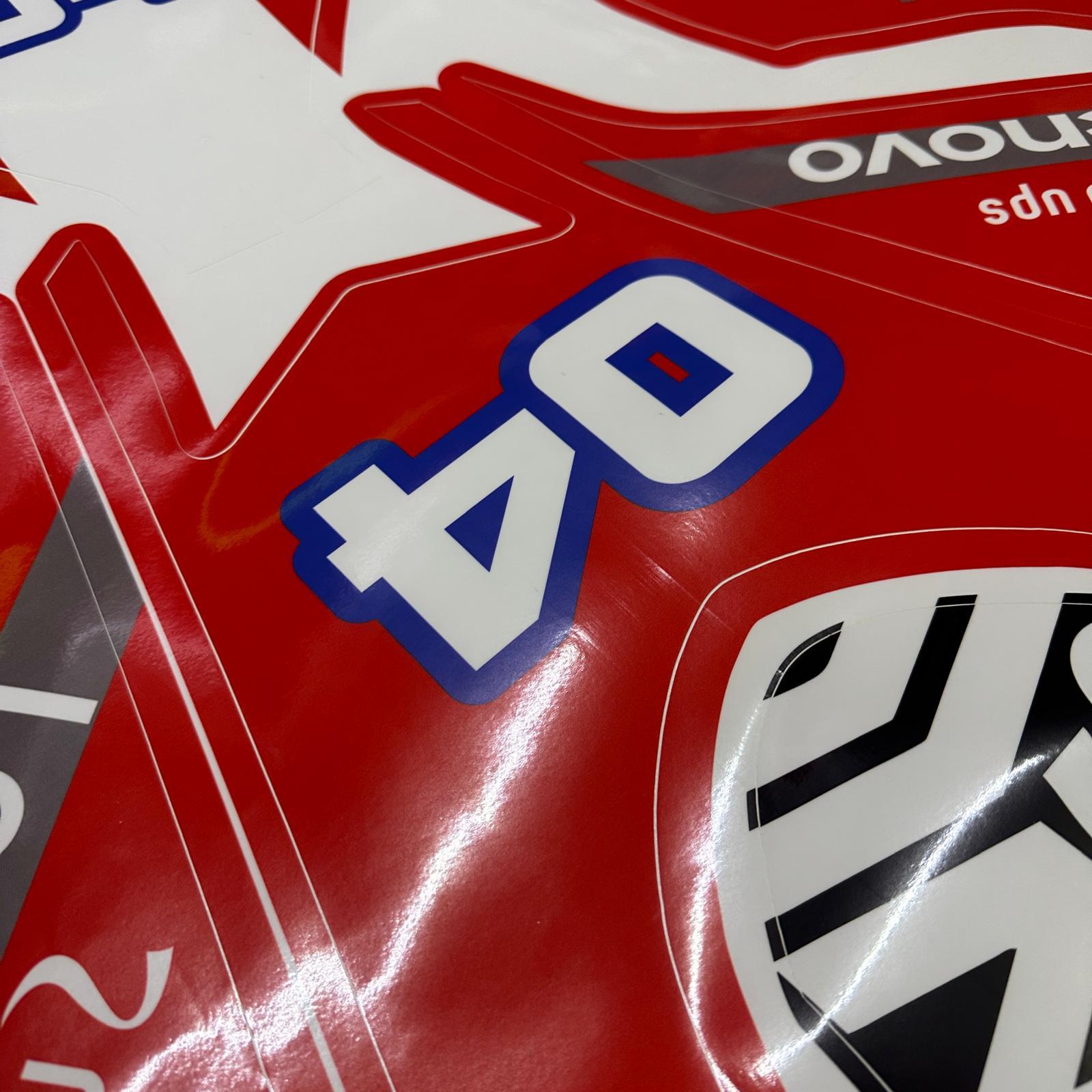 R25Yamaha R25 Kırmızı Sticker Etiket Modeli