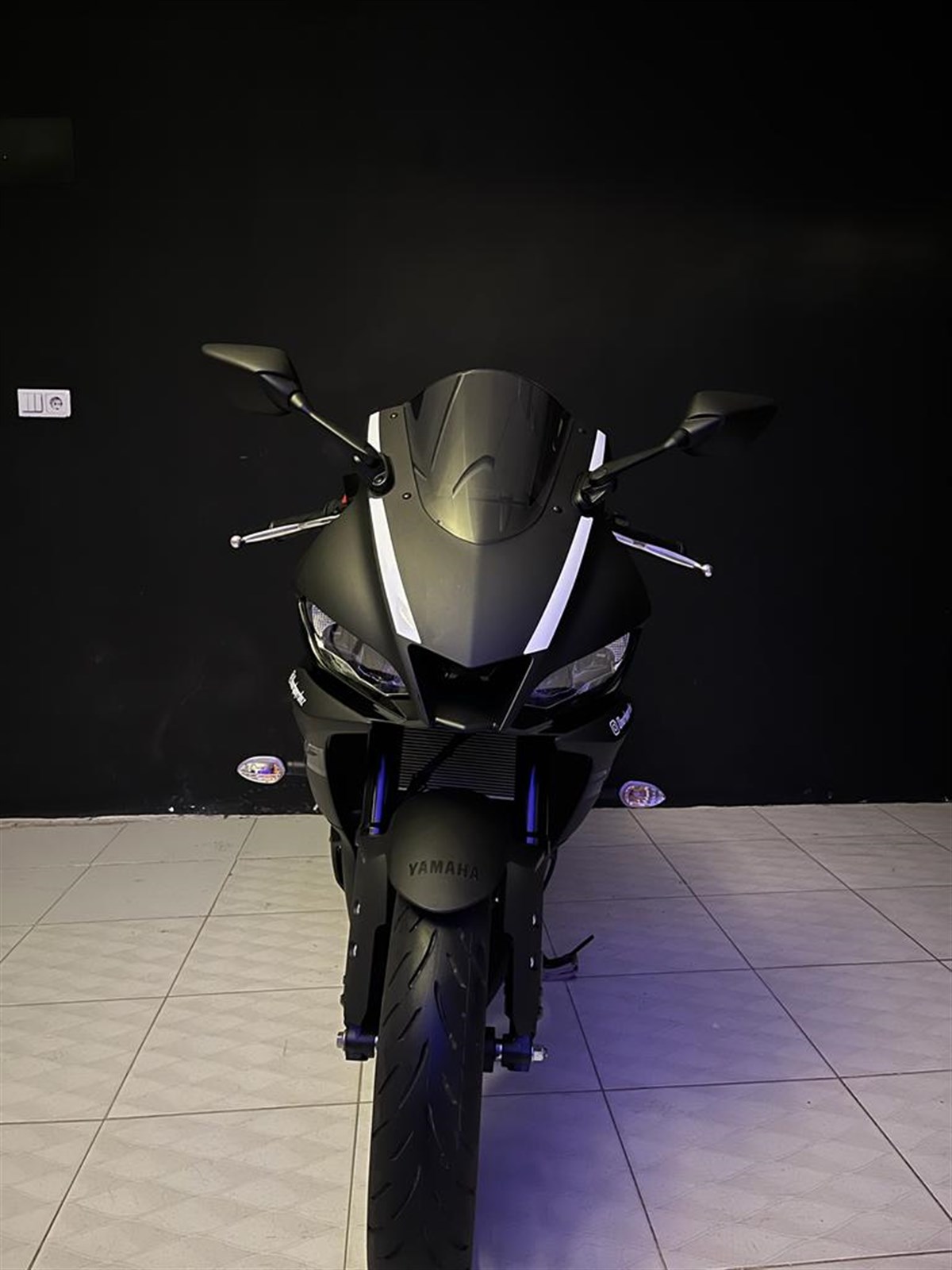 Yamaha R25 Ön Kafa Grenaj Sticker 