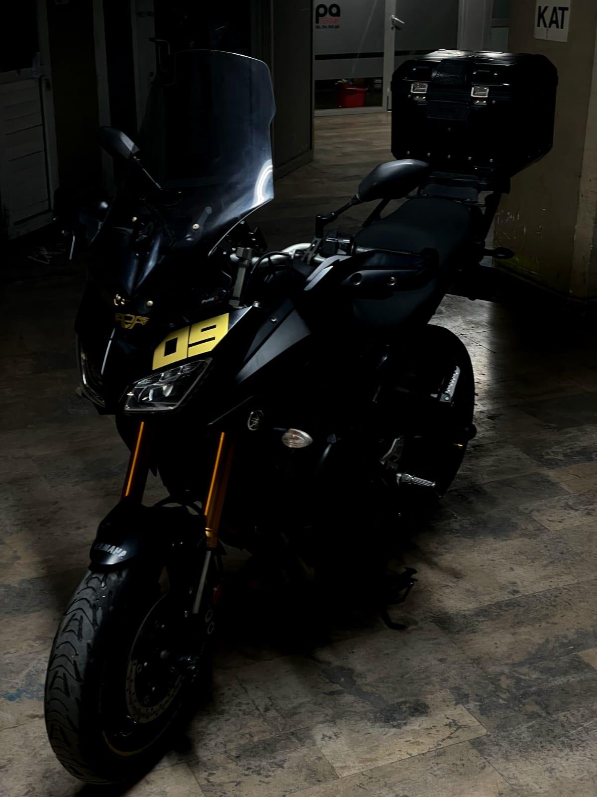 YAMAHA TRACER 09 Gold Tasarım Motosiklet Sticker Etiket Modeli