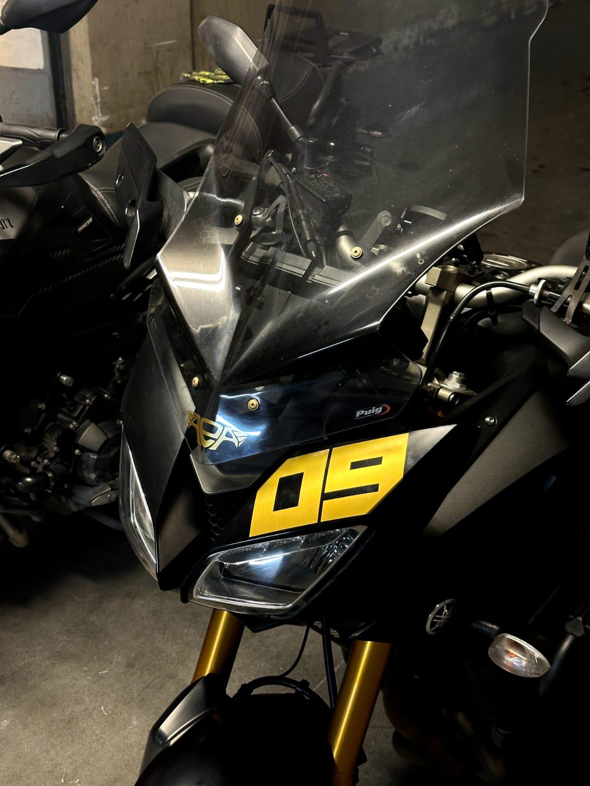 YAMAHA TRACER 09 Gold Tasarım Motosiklet Sticker Etiket Modeli