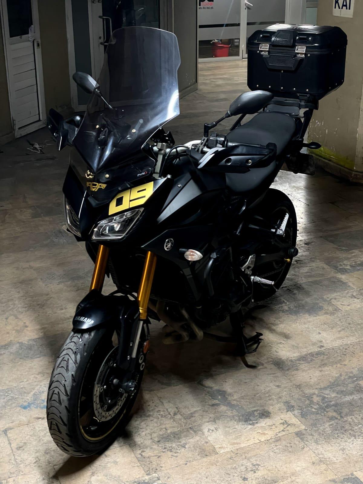 YAMAHA TRACER 09 Ön Kafa Tasarım Motosiklet Sticker Etiket Modeli