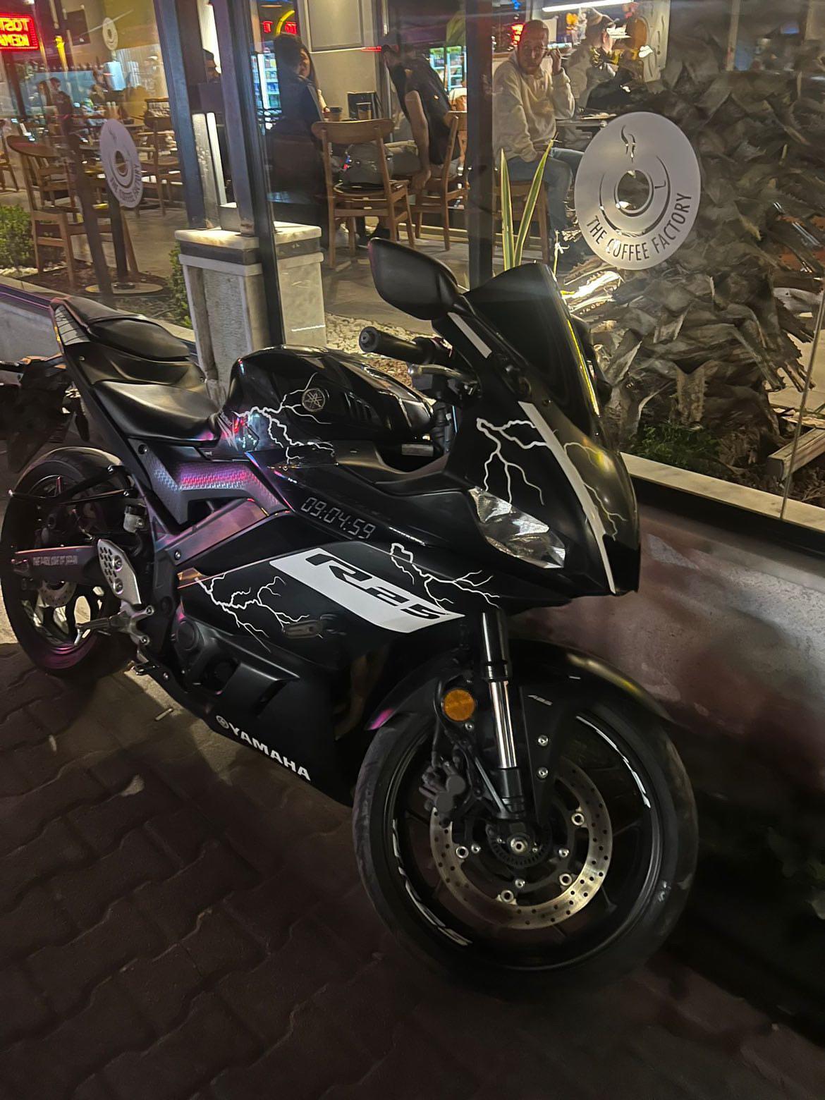 R25YAMAHA YZF-R25 2019+ Reflektif Şimşek Desen Sticker Tasarım Etiket Modeli