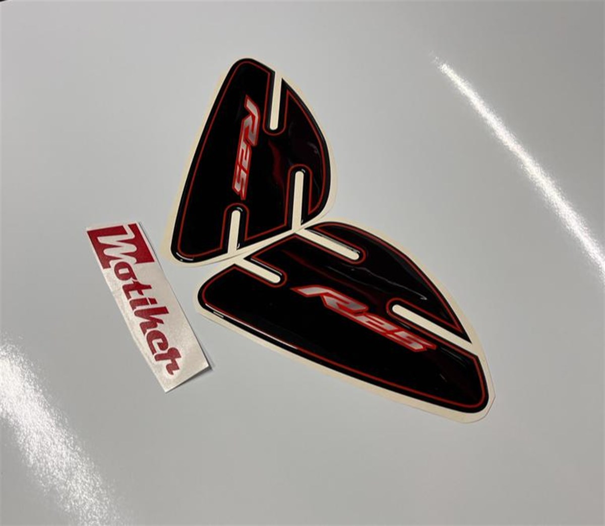 Yamaha YZF R25 Alev Rengi Tank Pad Damla Sticker Modeli