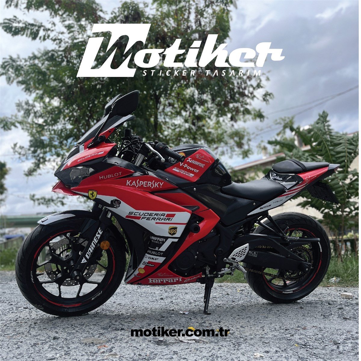 Yamaha YZF R25 Ferrari Tasarım Parçalı Sticker Kaplama Etiket Modeli 