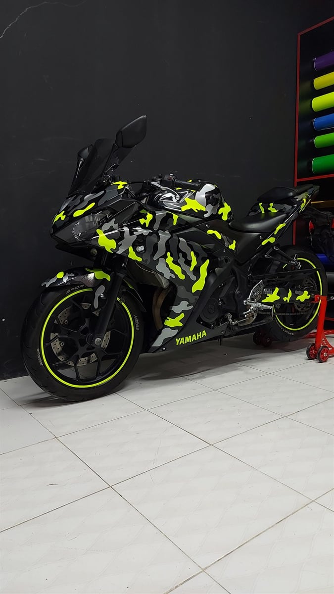 Yamaha YZF-R25 Kamuflaj Desen Sticker Etiket Gri Neon Sarı Renk  