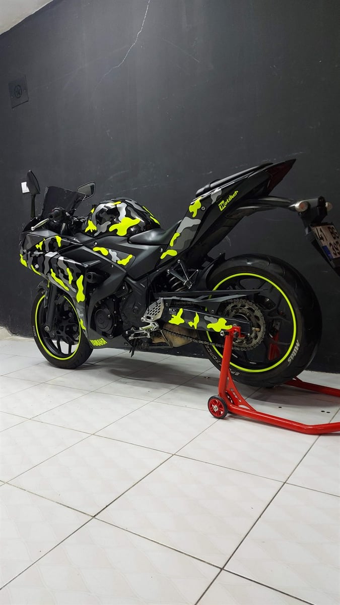 Yamaha YZF-R25 Kamuflaj Desen Sticker Etiket Gri Neon Sarı Renk  