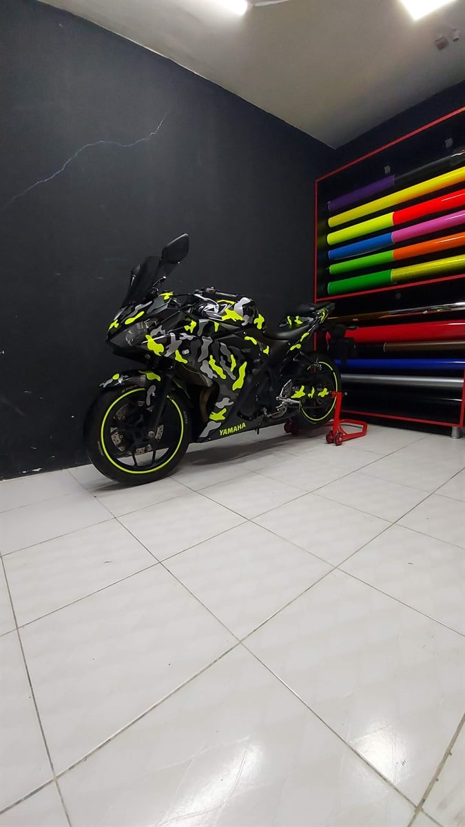Yamaha YZF-R25 Kamuflaj Desen Sticker Etiket Gri Neon Sarı Renk  