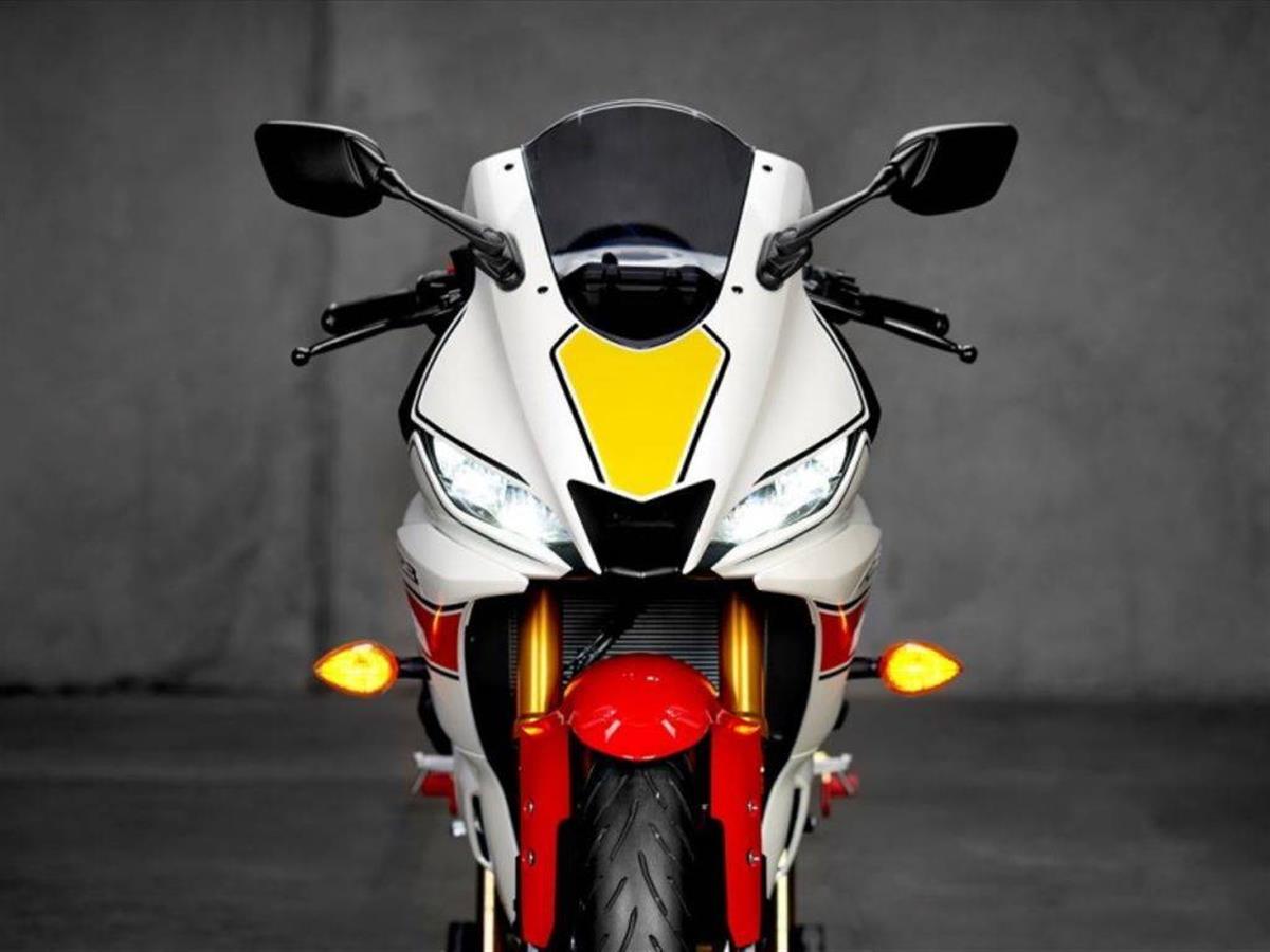 Yamaha YZF R25 Ön Kafa Sticker Etiket Model