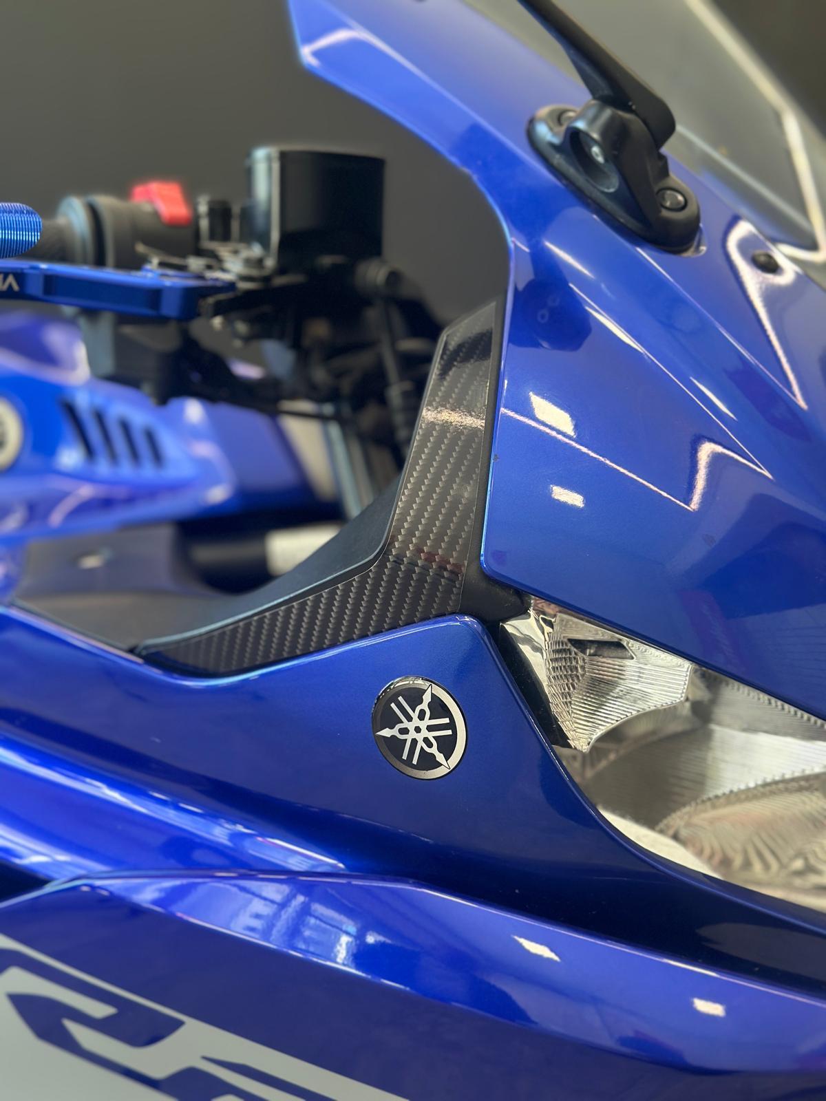 R25Yamaha YZF-R25 - R3 2019-2025 Far Yanı ve Arka Kuyruk Üstü Karbon  Sticker Etiket Modeli