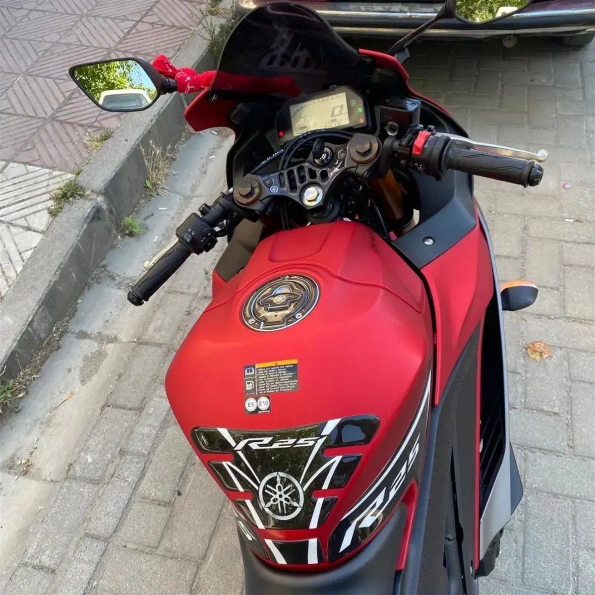 Yamaha YZF R25 Tank Pad Damla Sticker Modeli