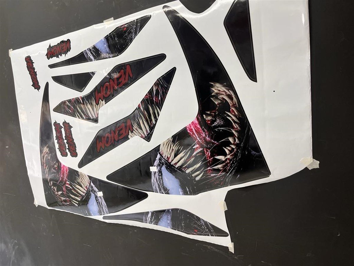 Yamaha YZF R25 Venom Takım Sticker Modeli