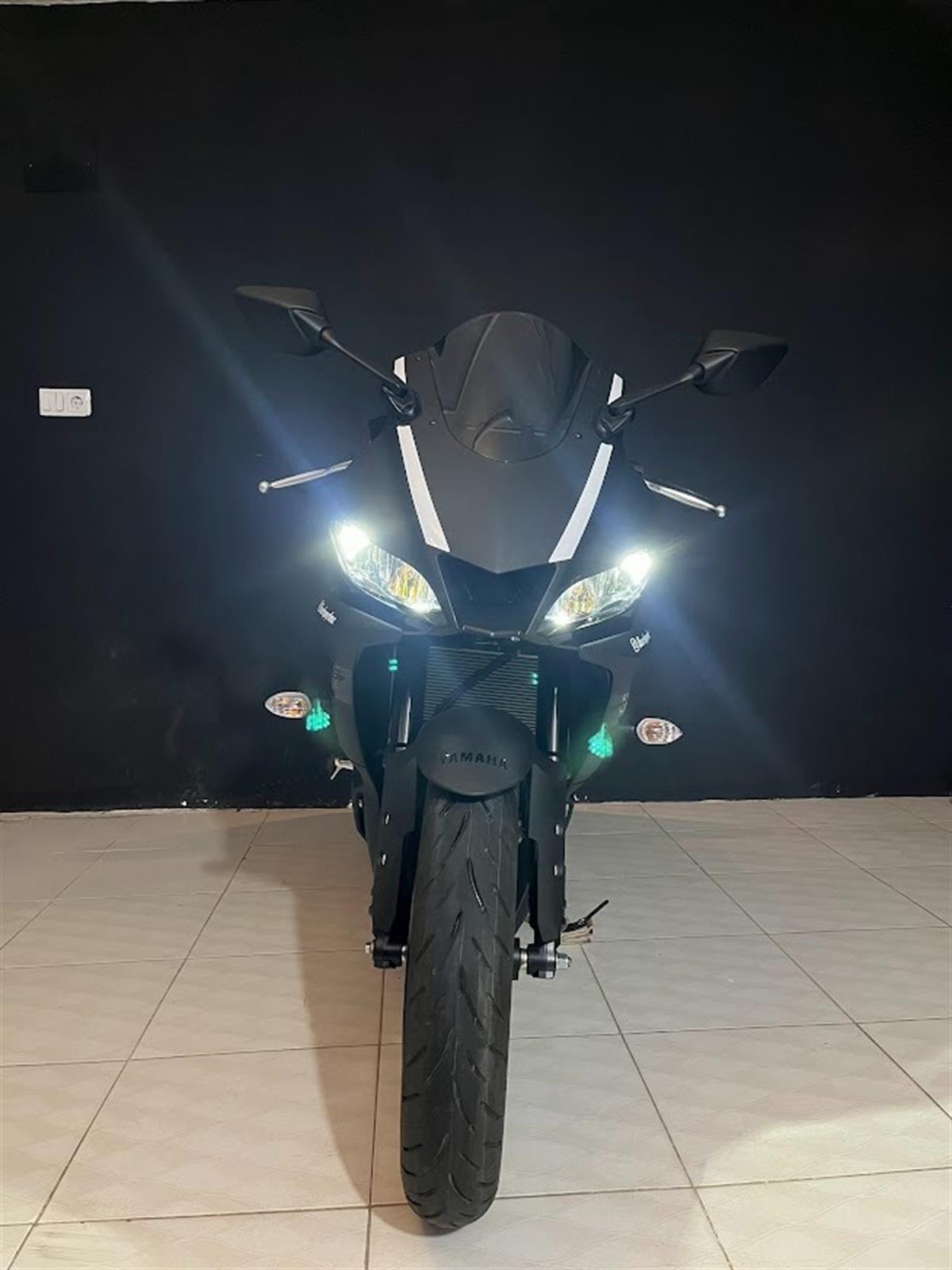 Yamaha Yzf R3 Ön Kafa Grenaj Şerit Sticker Etiket Model