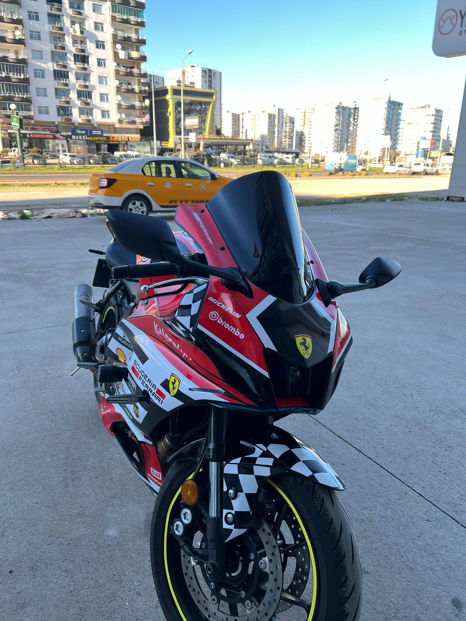 YZF R7Yamaha YZF R7 Ferrari Tasarım Parçalı Ful Kaplama 