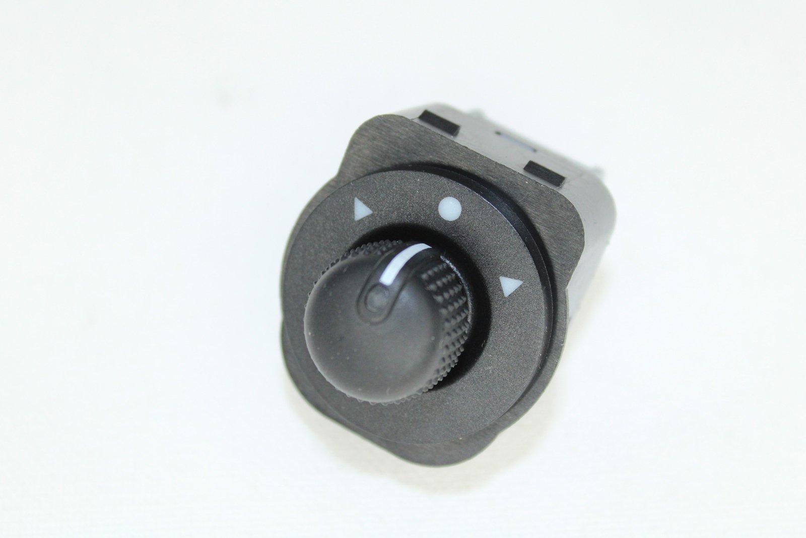 735585361T - (ELT0335)AYNA AYAR DUGMESI DOBLO 11522526 / TRITON