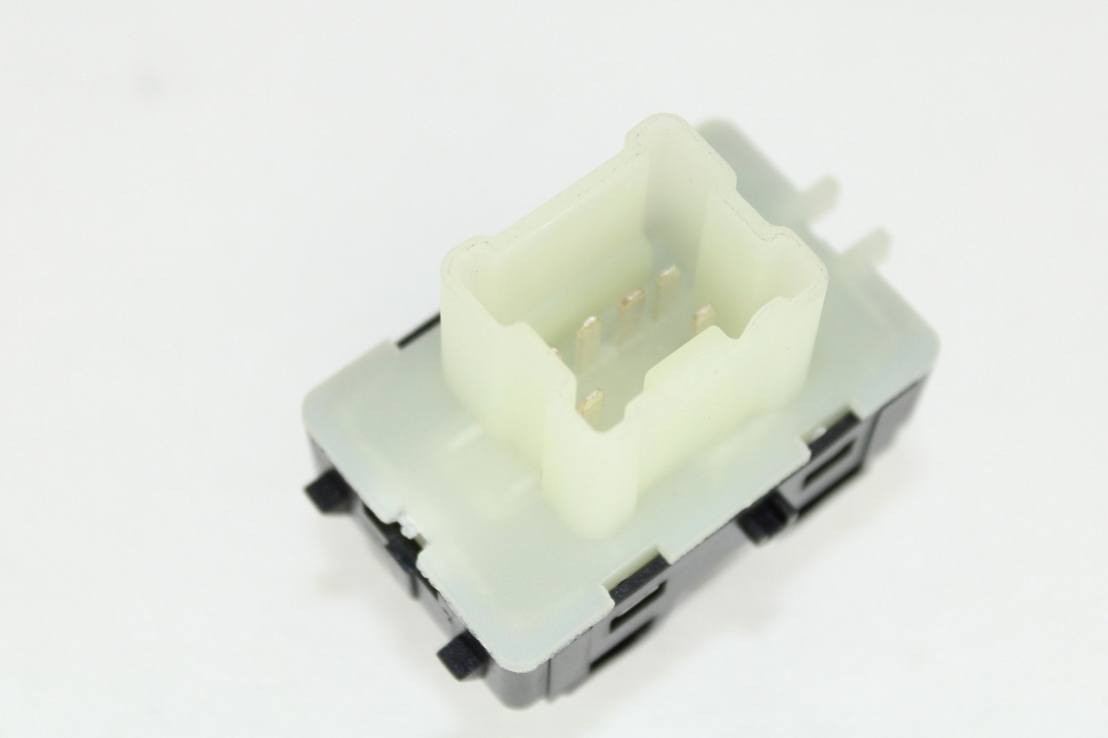 ELT0336 - CAM ACMA ANAHTARI ON SOL SAG ARKA CLIO SYMBOL JOY DACIA SANDERO (254214937R) / TRITON