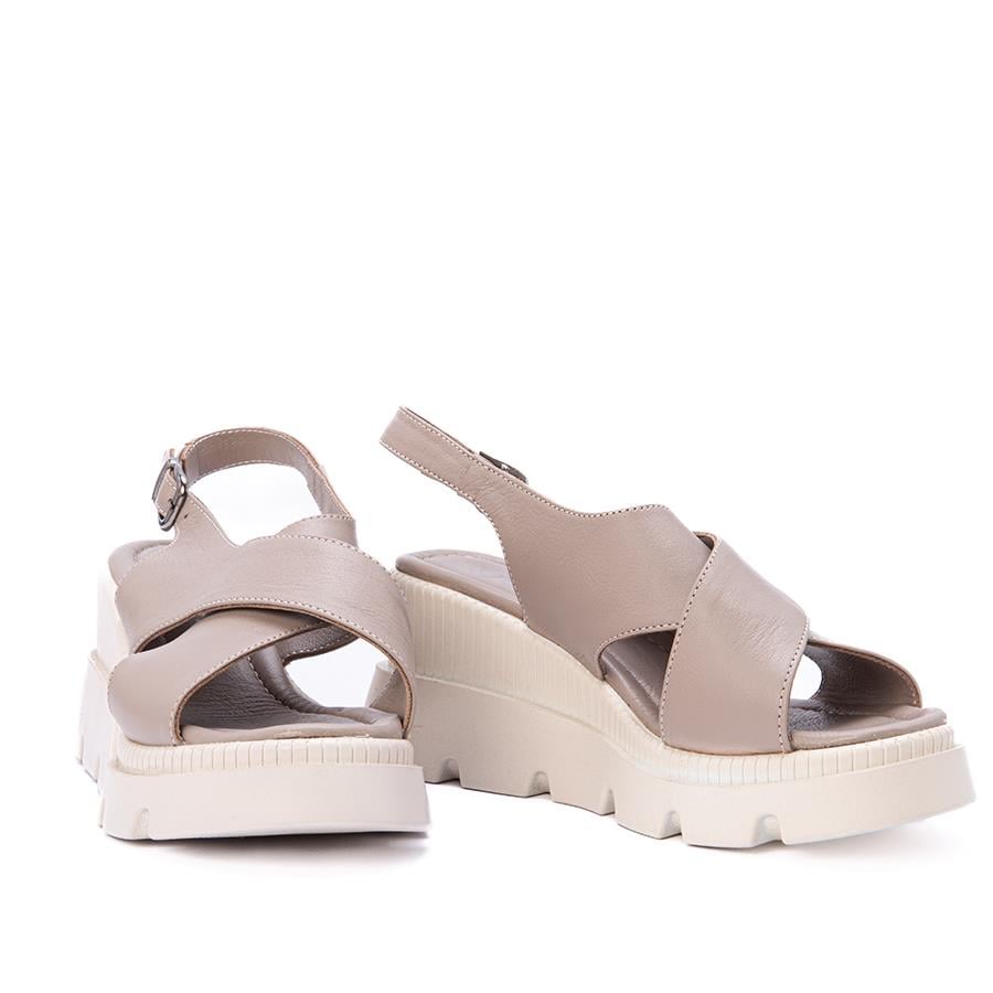 Gusse Zeina Kadın Hakiki Deri Sandalet 2005