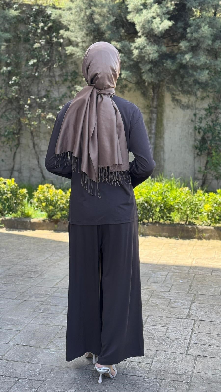 Almarwah Drapeli Broş Detaylı Pantolonlu Takım 202946