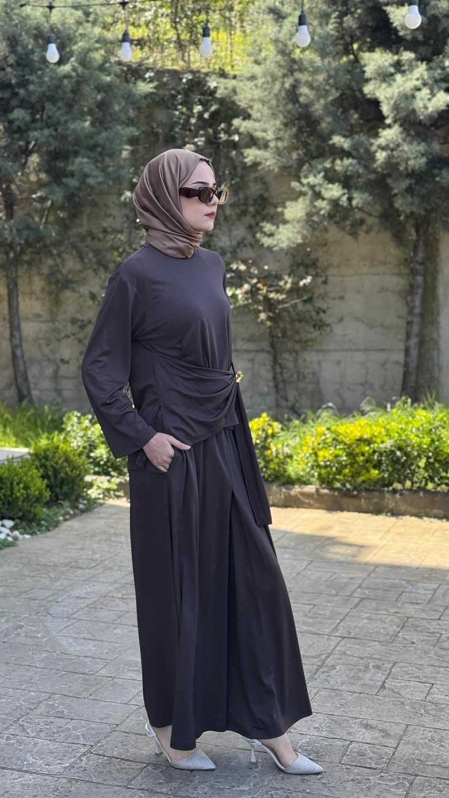 Almarwah Drapeli Broş Detaylı Pantolonlu Takım 202946