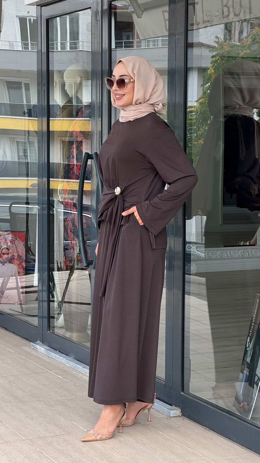 Almarwah Drapeli Broş Detaylı Pantolonlu Takım 202946