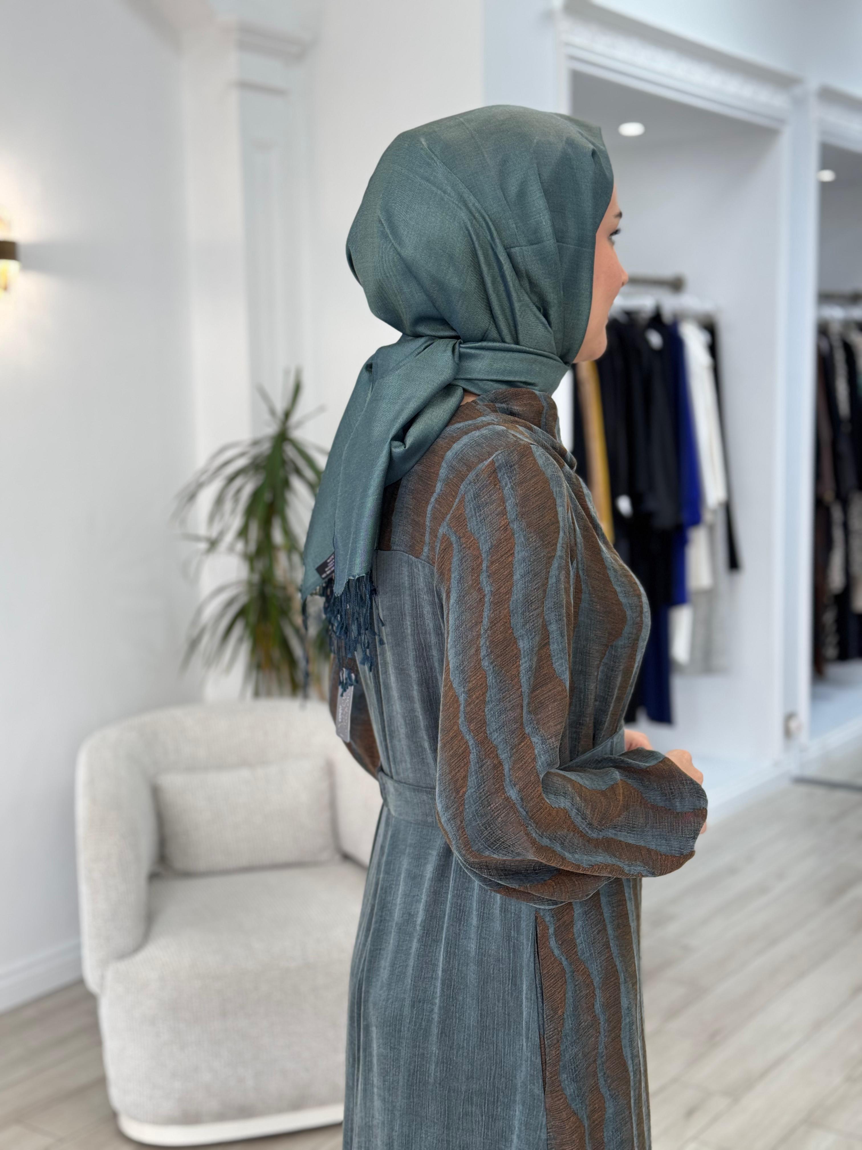 Almarwah Kendinden Desenli Elbise Yeşil 303773