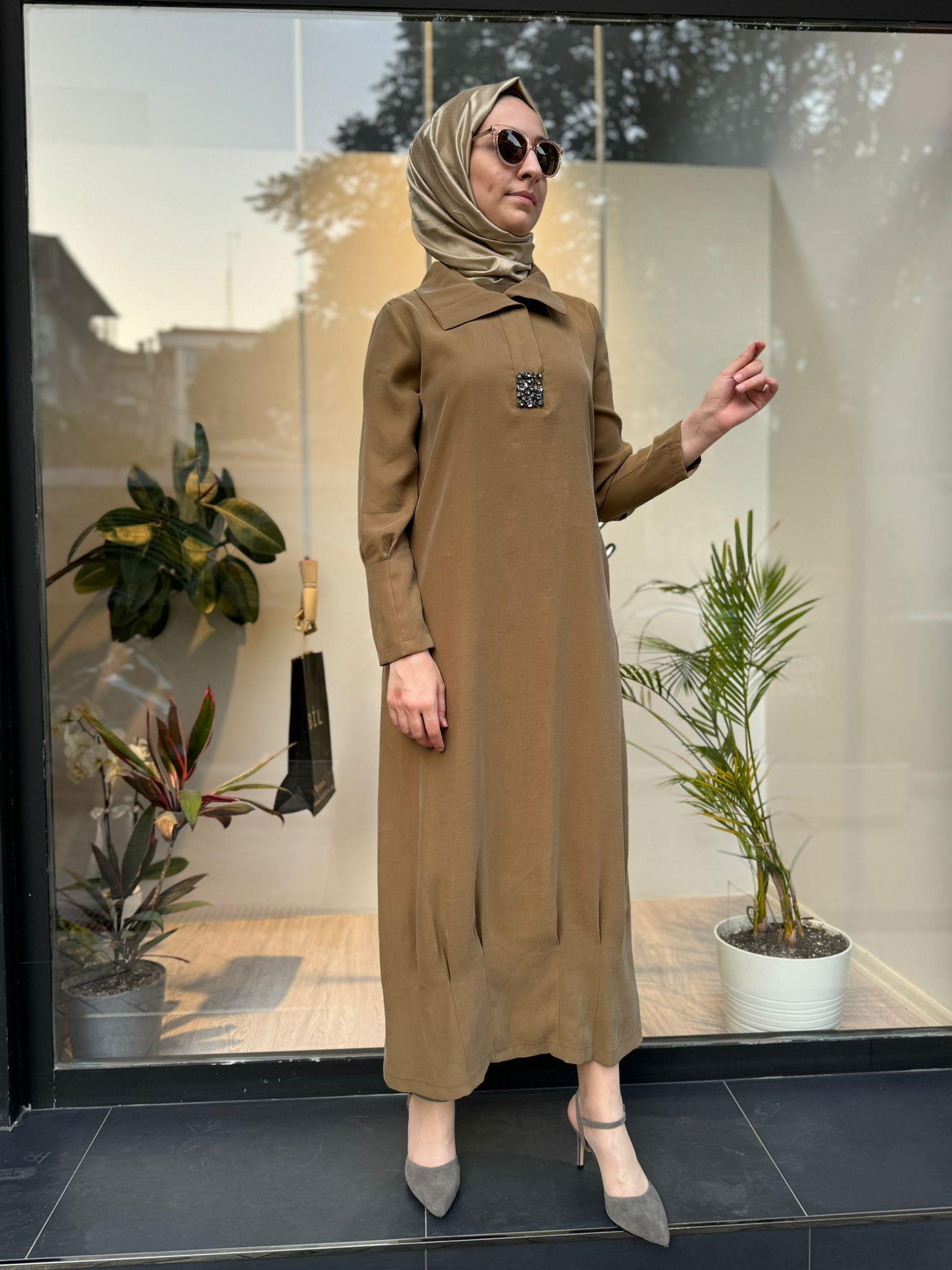 Almarwah Taşlı Elbise Koyu Vizon 303760