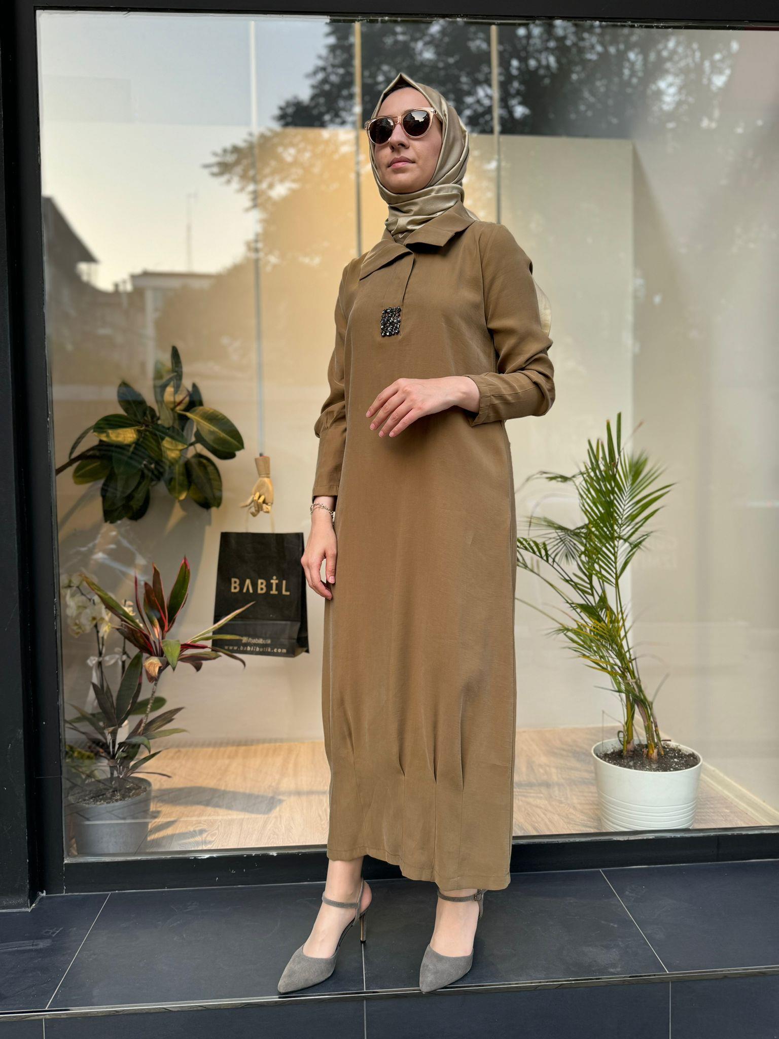 Almarwah Taşlı Elbise Koyu Vizon 303760