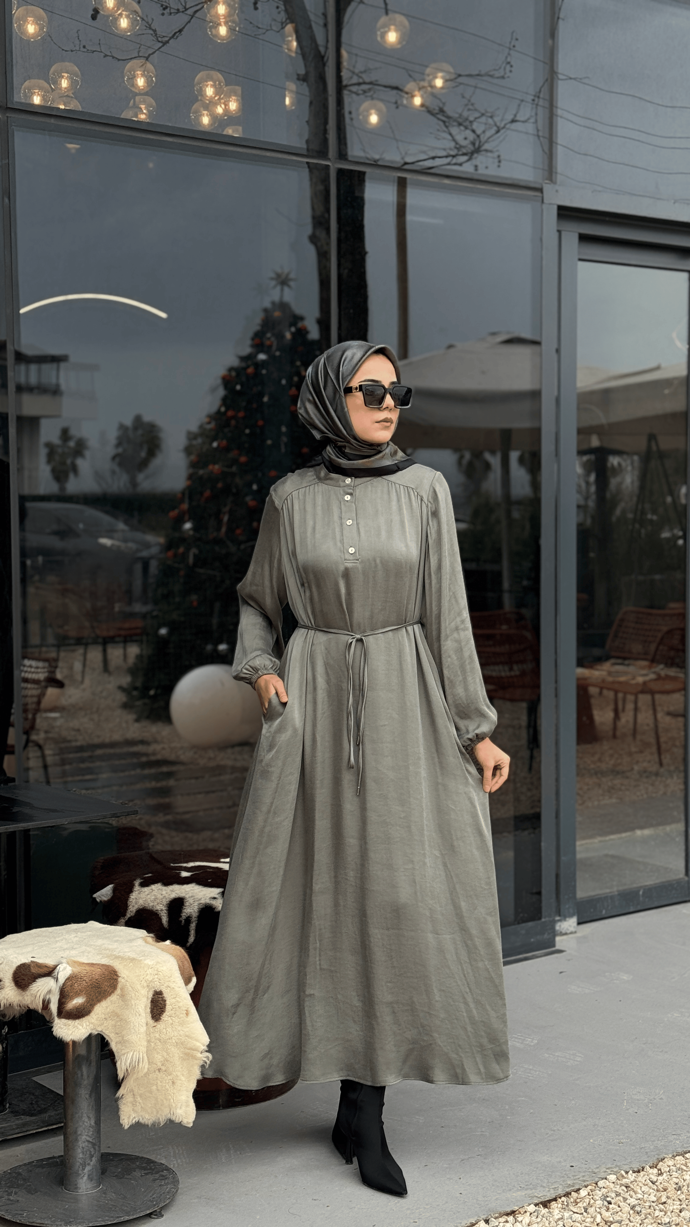 Almarwah Yakası Düğme Detaylı Elbise 303900