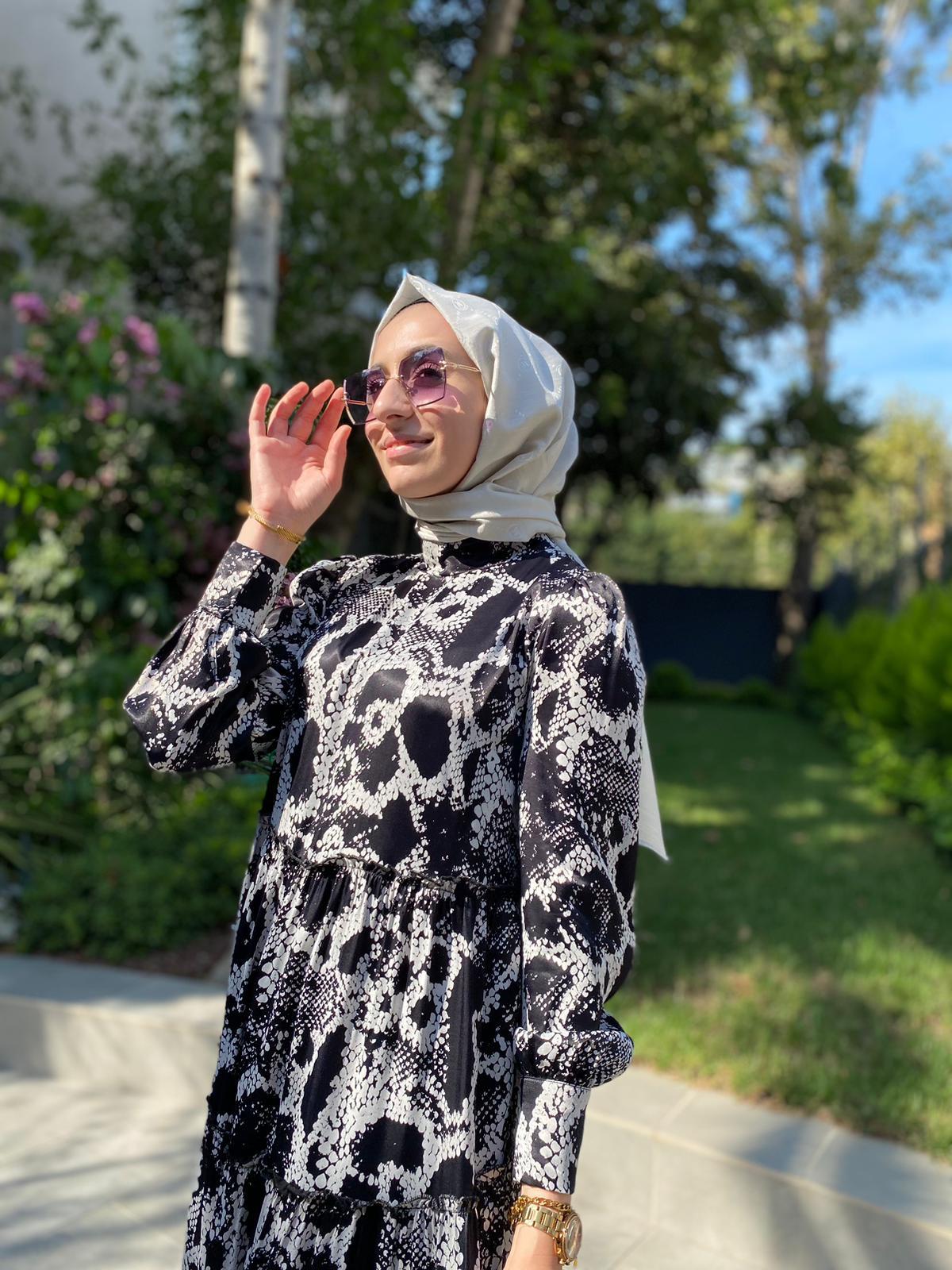 Almarwah Yılan Desen Elbise Siyah 303676