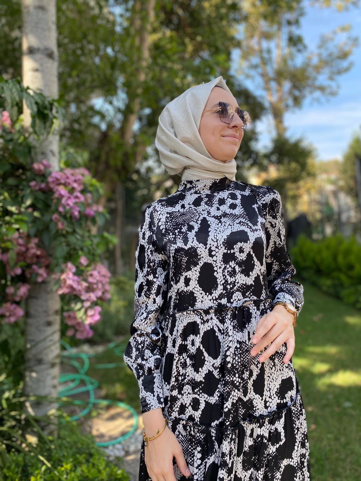 Almarwah Yılan Desen Elbise Siyah 303676