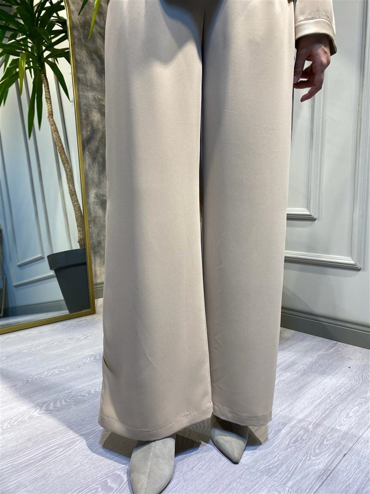 Hukka Design Deri Detaylı Bej Takım 22K040012