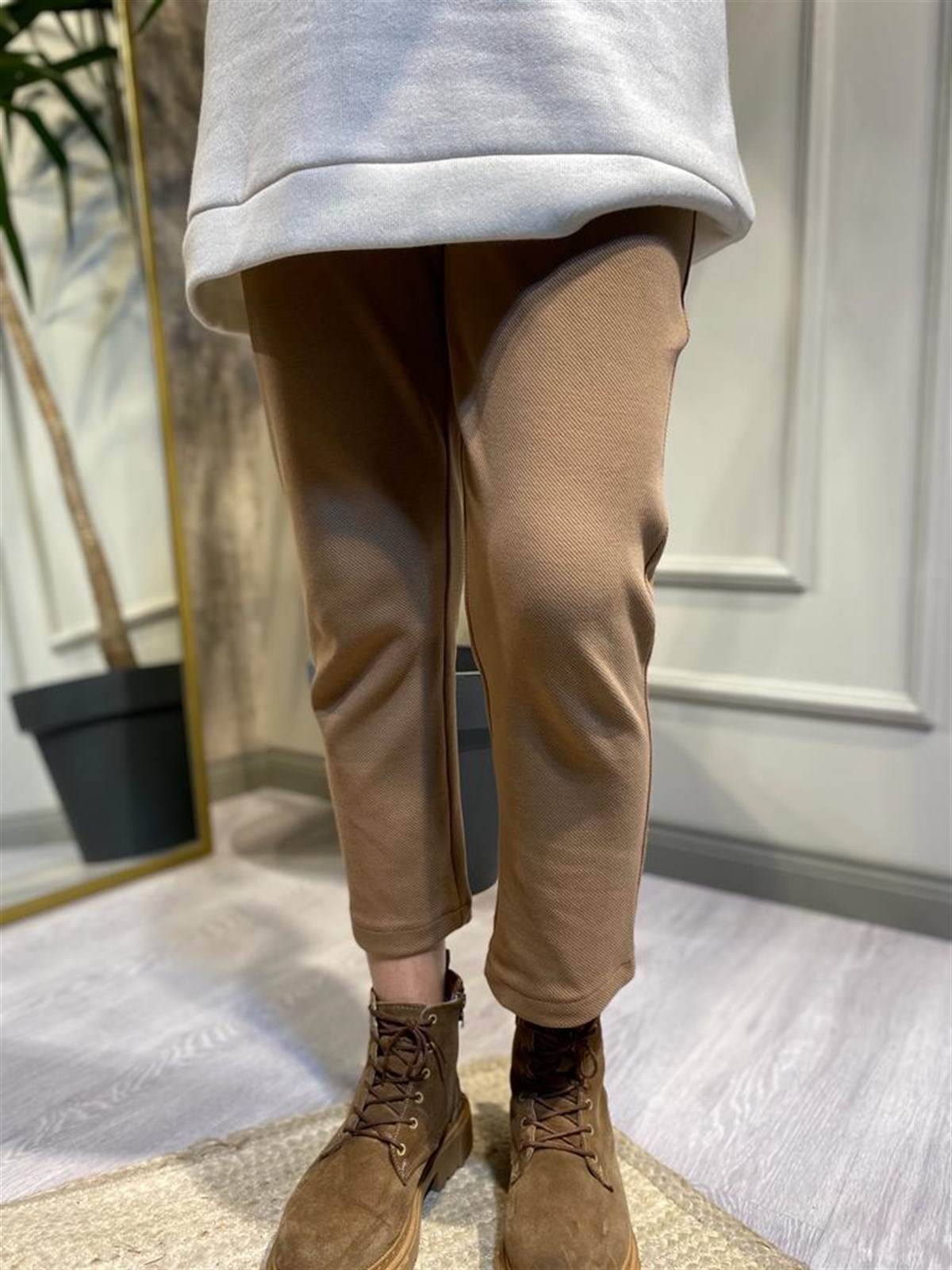 İnvee Kendinden Çizgili Havuç Pantalon Camel 6852