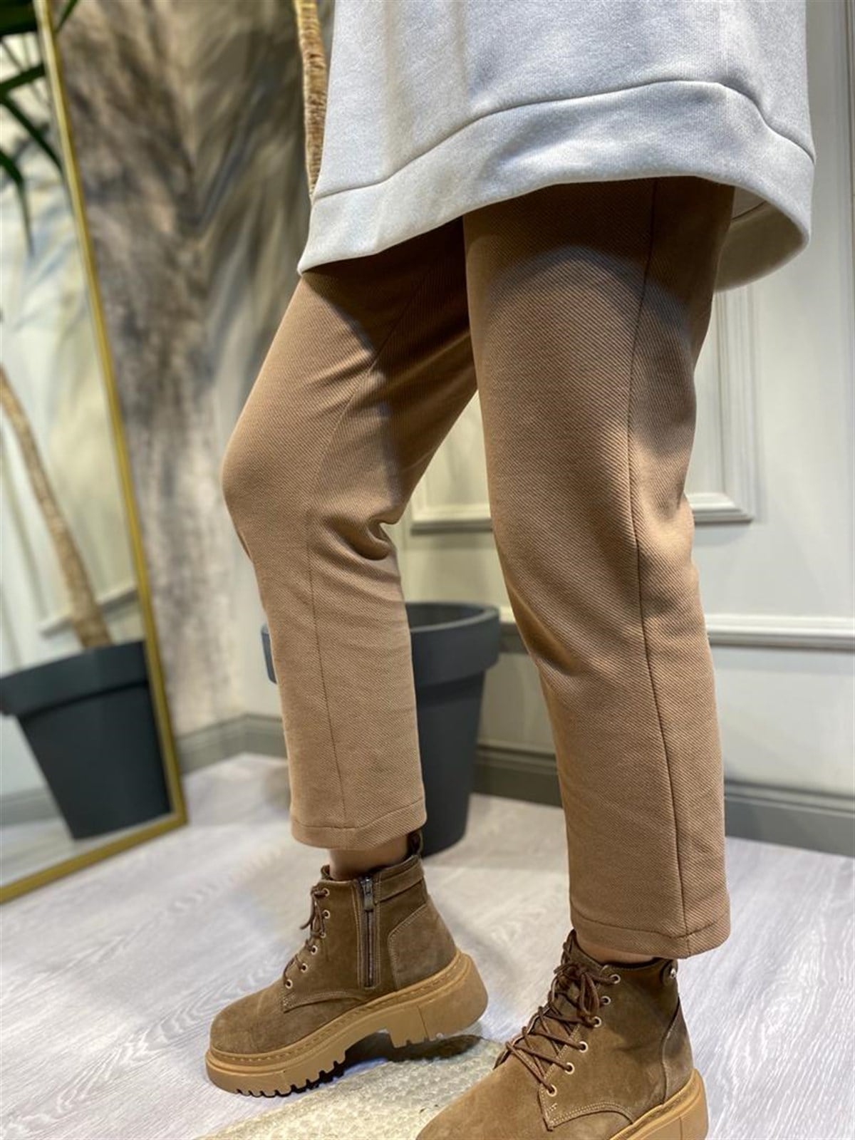 İnvee Kendinden Çizgili Havuç Pantalon Camel 6852