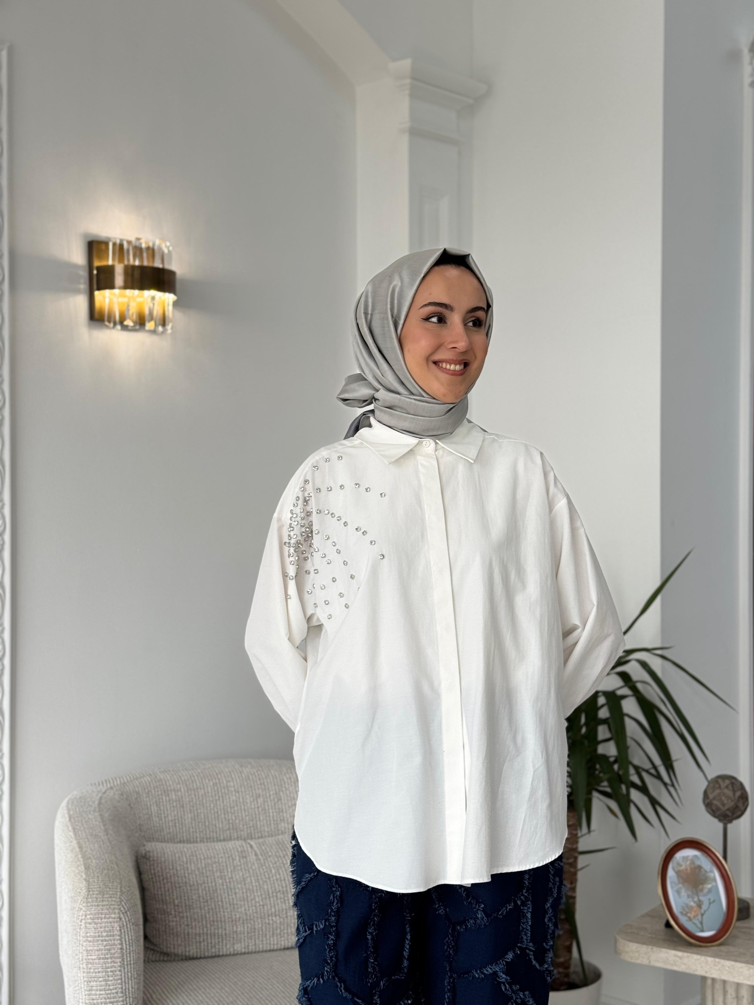 Kahma Beyaz Taşlı Gömlek 25y18155