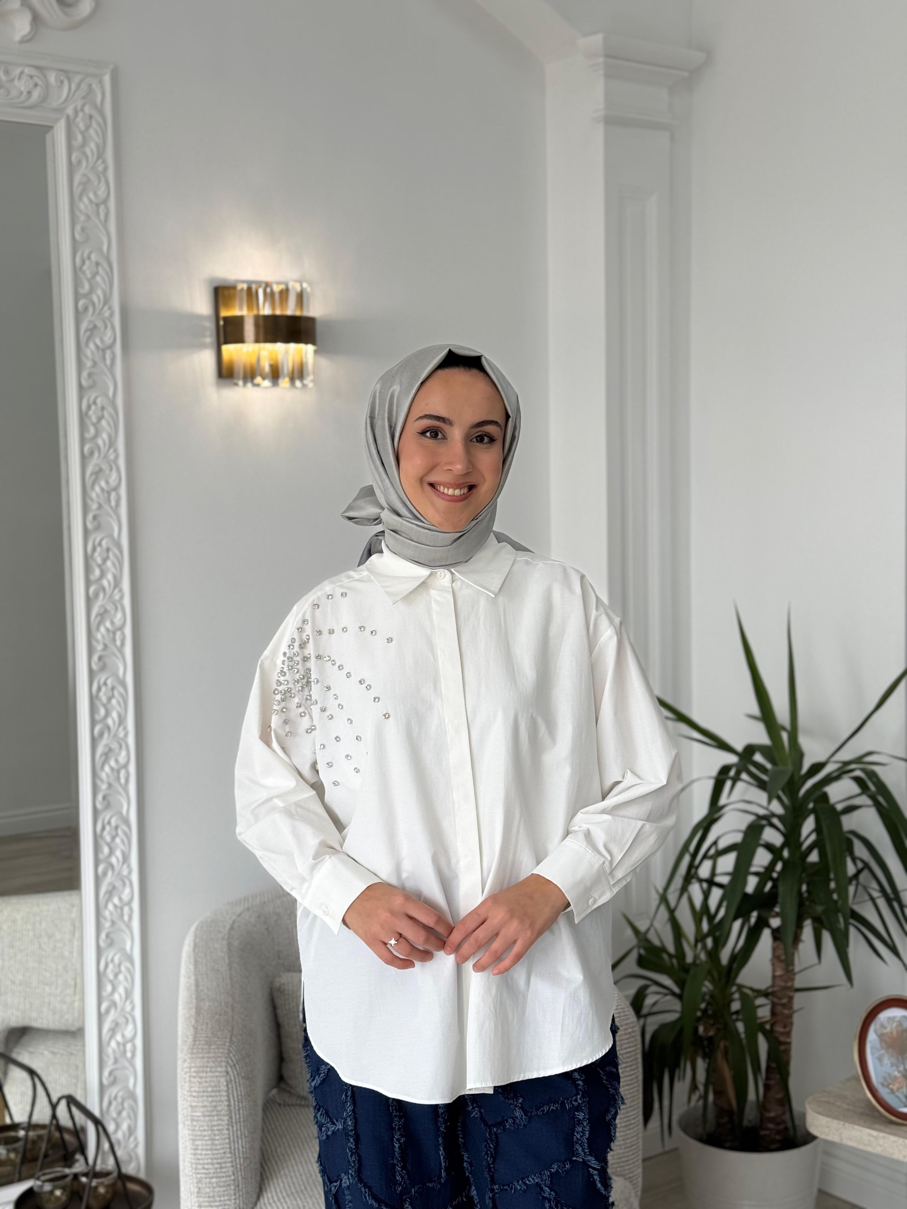 Kahma Beyaz Taşlı Gömlek 25y18155