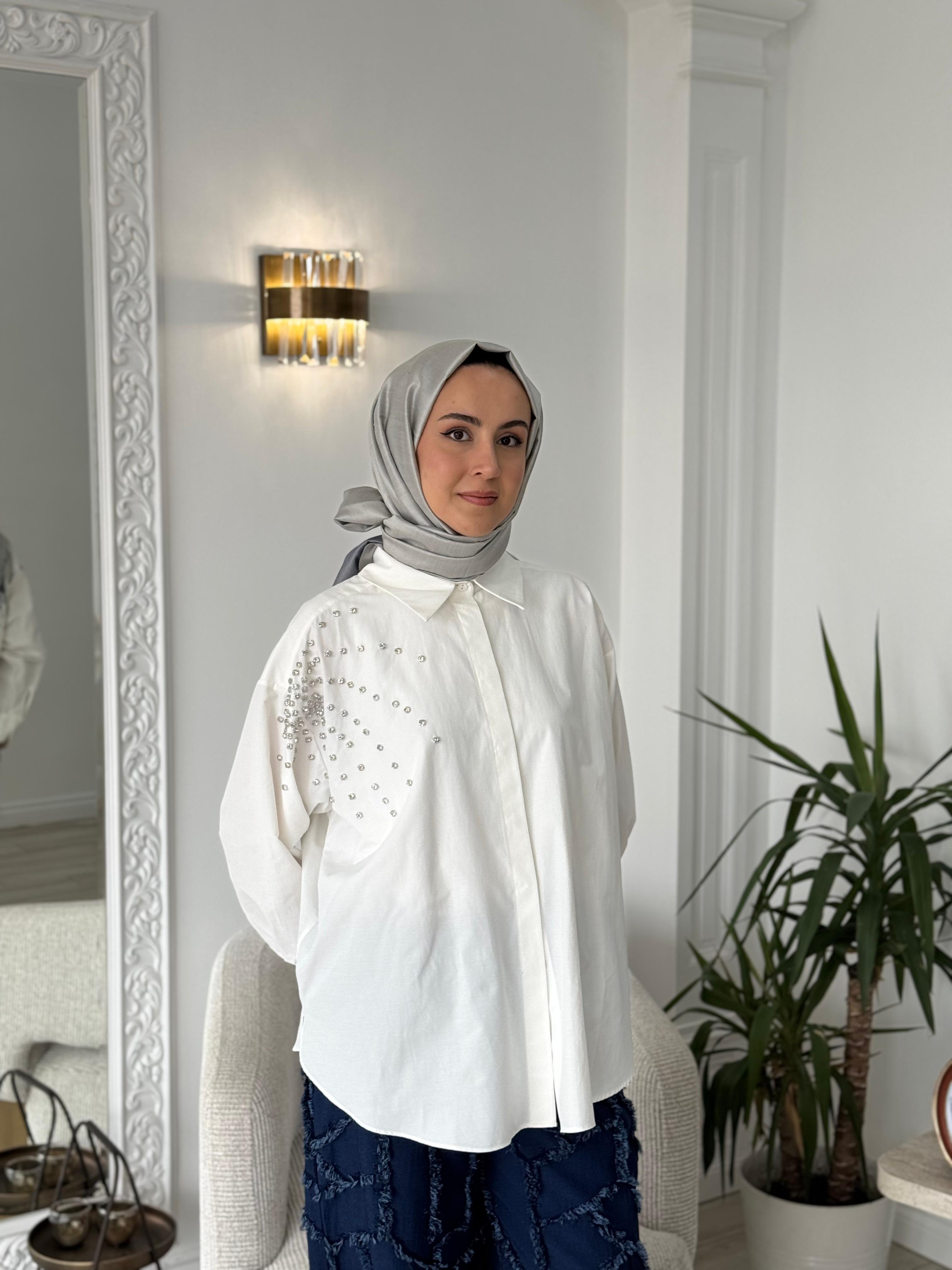 Kahma Beyaz Taşlı Gömlek 25y18155