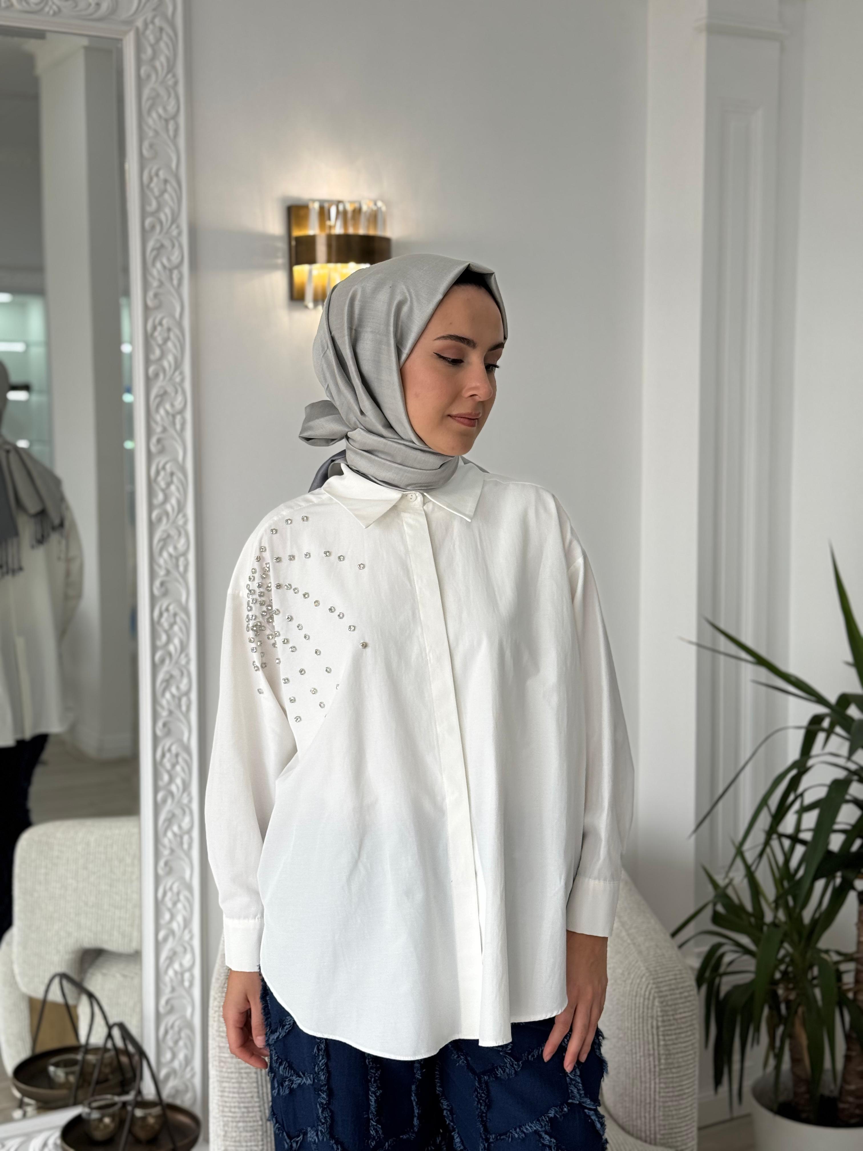 Kahma Beyaz Taşlı Gömlek 25y18155