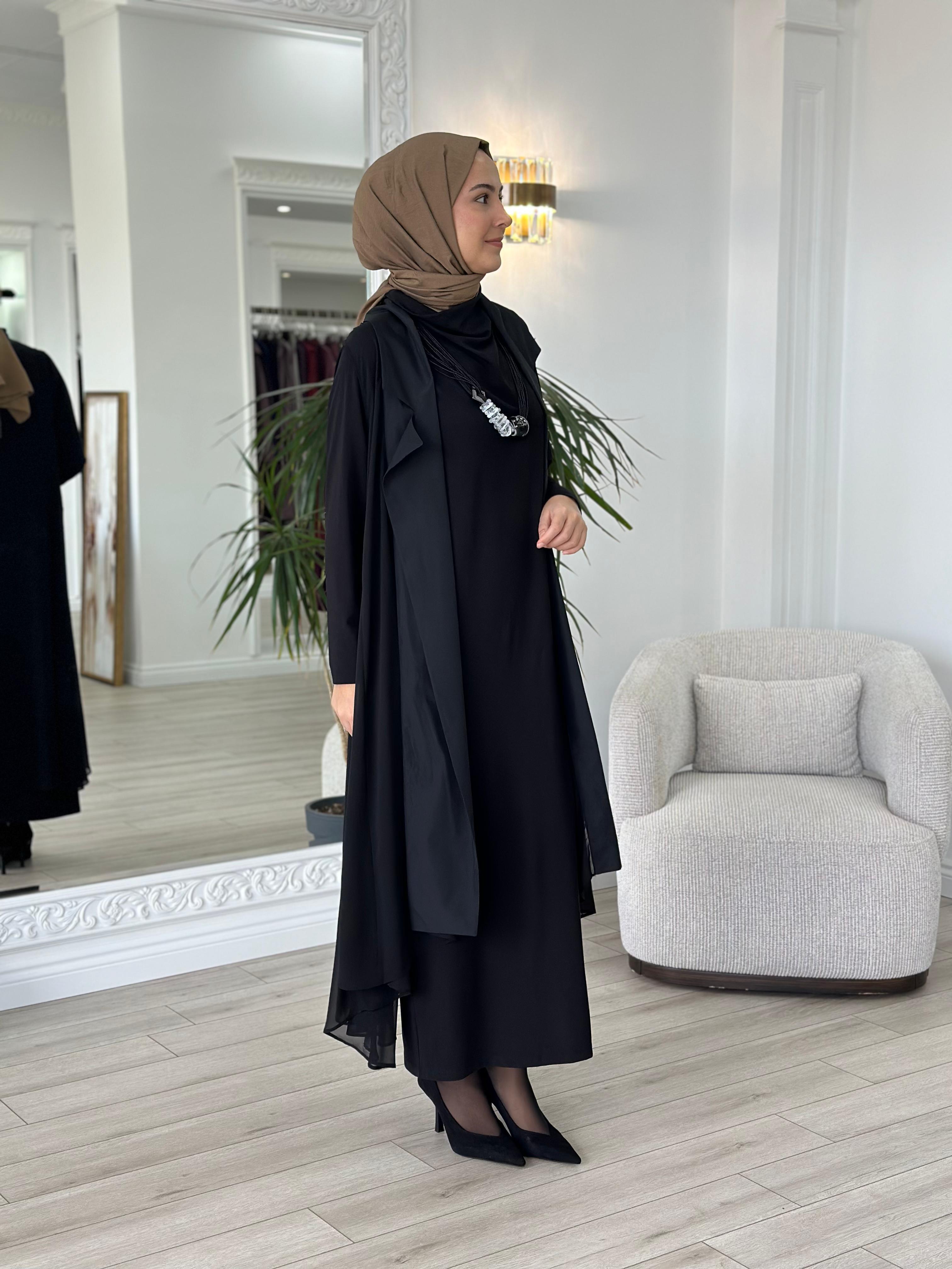 Kahma Kolye Detaylı Siyah Elbise 24k13101